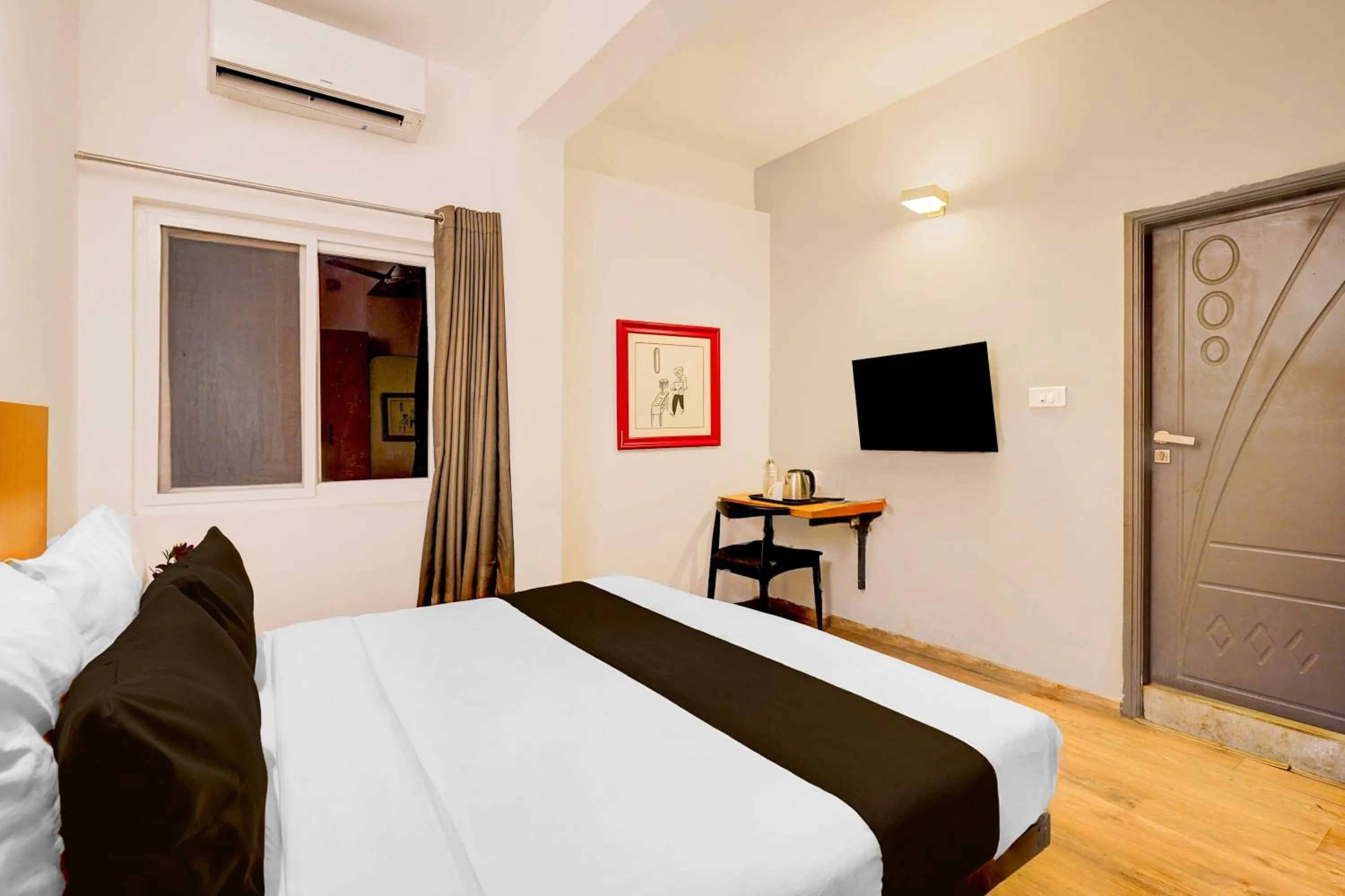 Bedroom, Bed in Super Townhouse HAL Indiranagar Extension