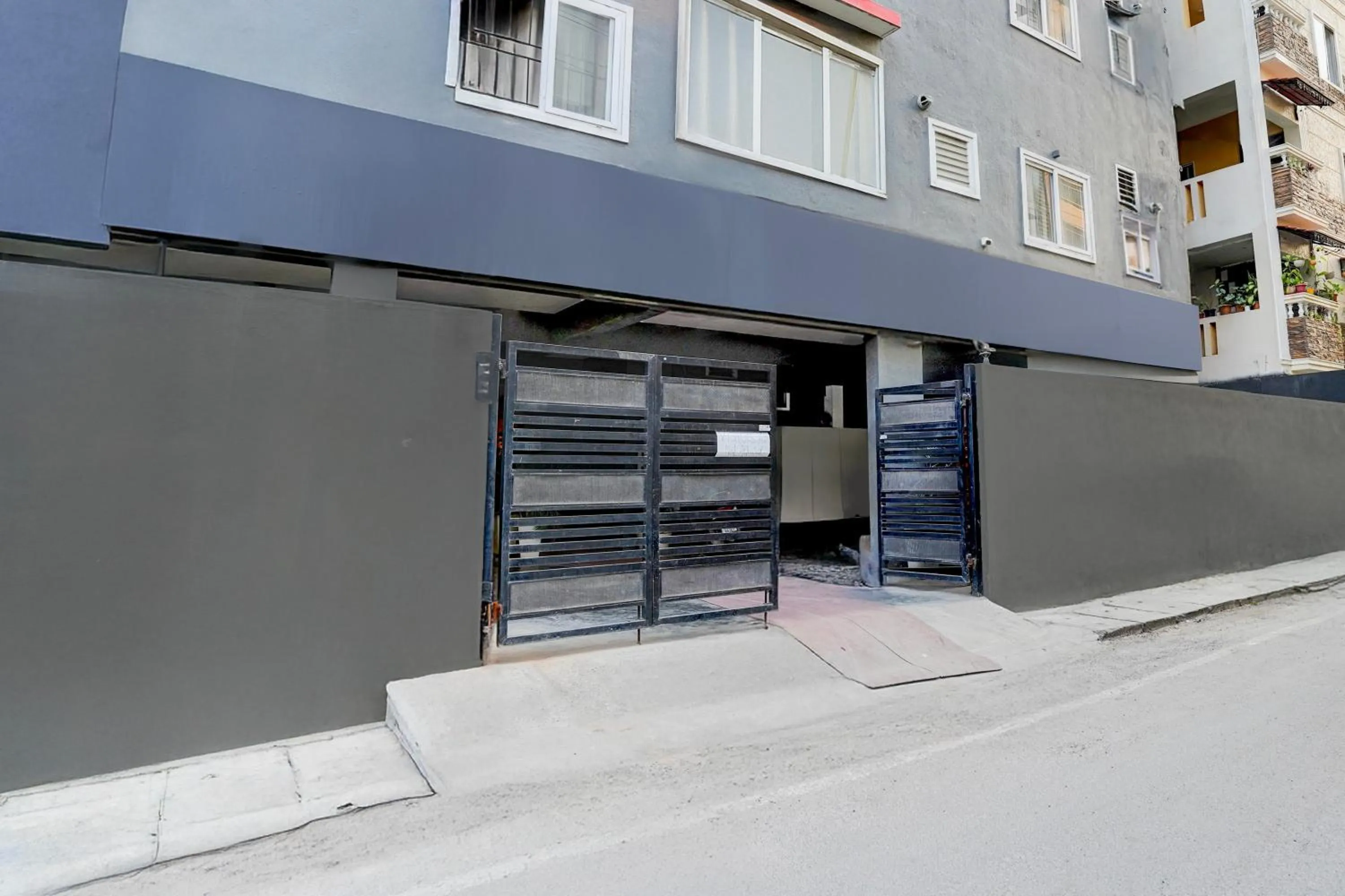 Facade/entrance in Super Townhouse HAL Indiranagar Extension