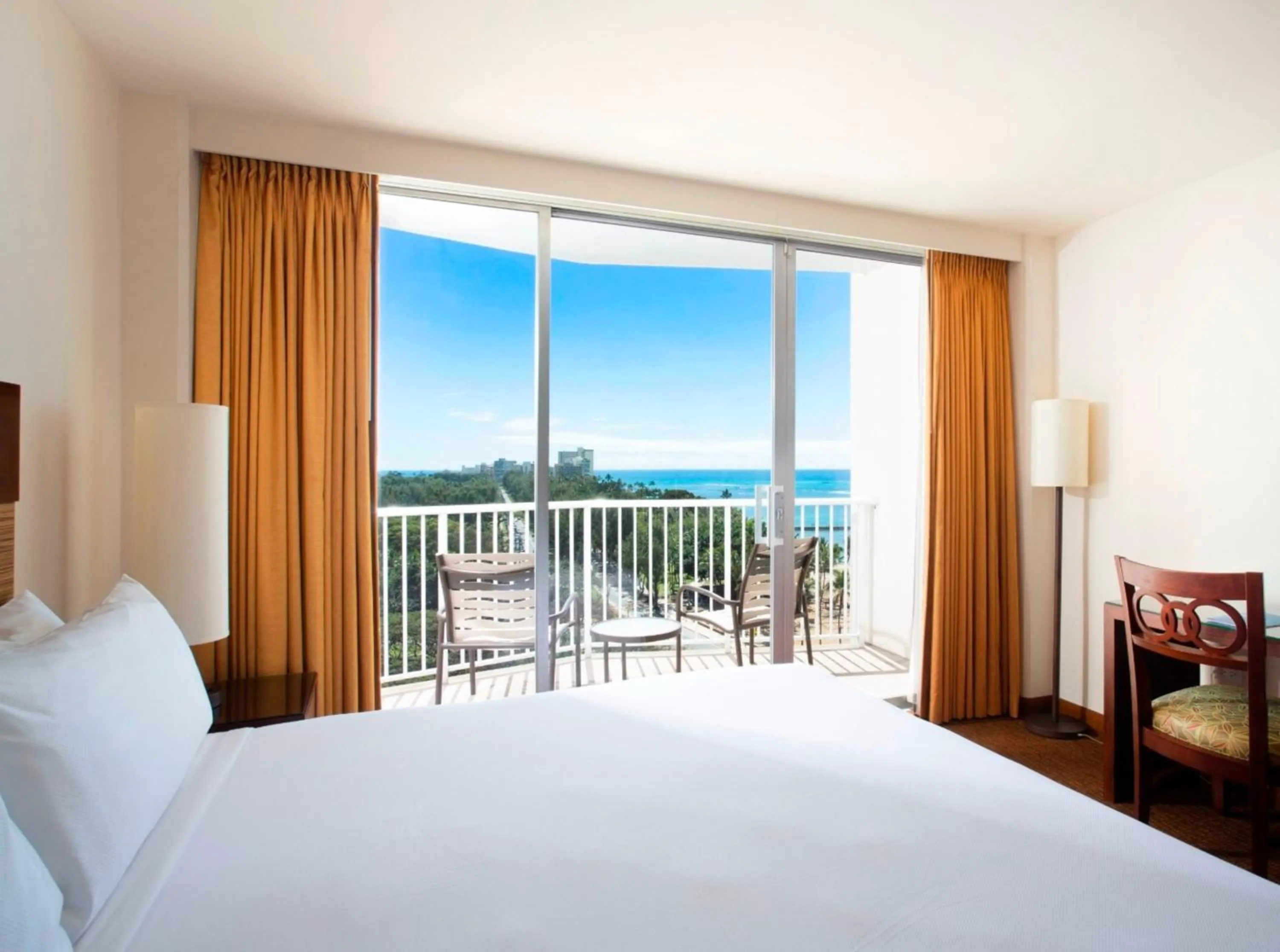 Bed in Park Shore Waikiki