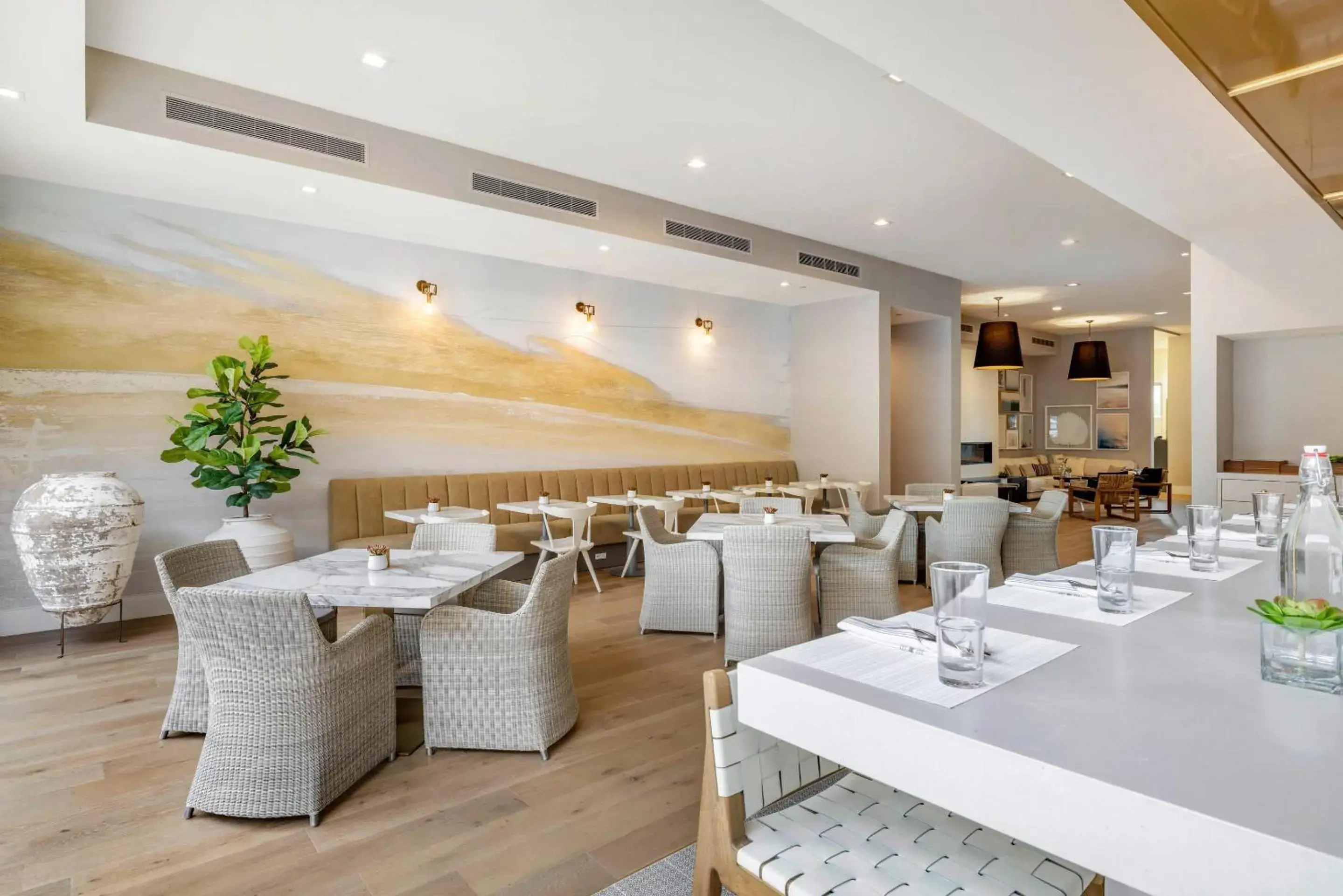 Restaurant/places to eat in Cambria Hotel Calabasas - Malibu Restaurant/places to eat in Cambria Hotel Calabasas - Malibu