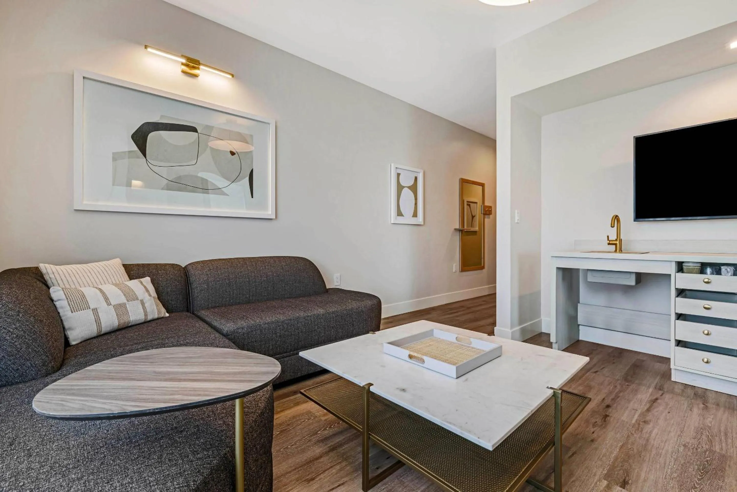 Bedroom in Cambria Hotel Calabasas - Malibu