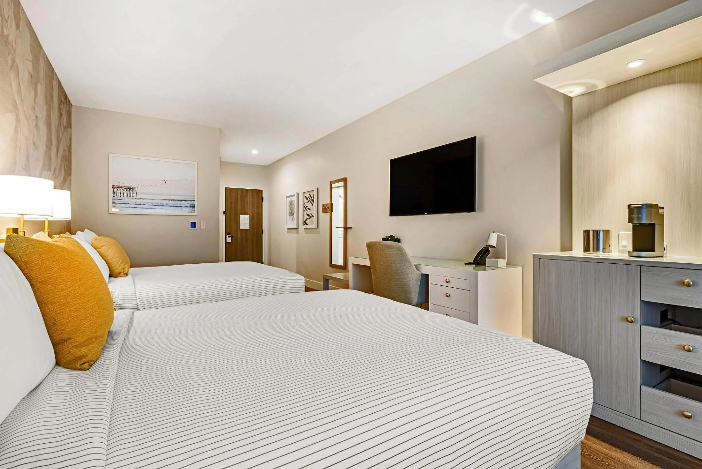 Bedroom, Bed in Cambria Hotel Calabasas - Malibu