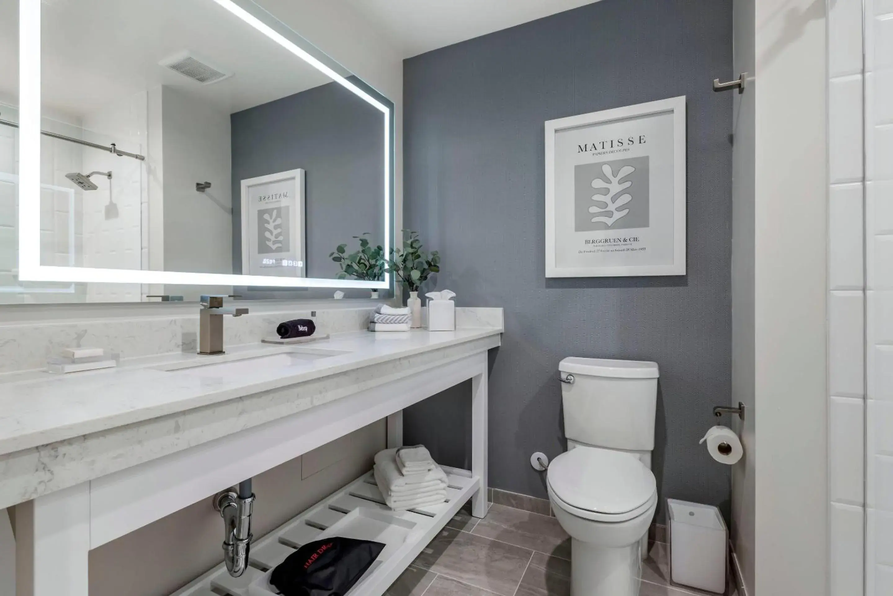 Bedroom in Cambria Hotel Calabasas - Malibu Bedroom in Cambria Hotel Calabasas - Malibu