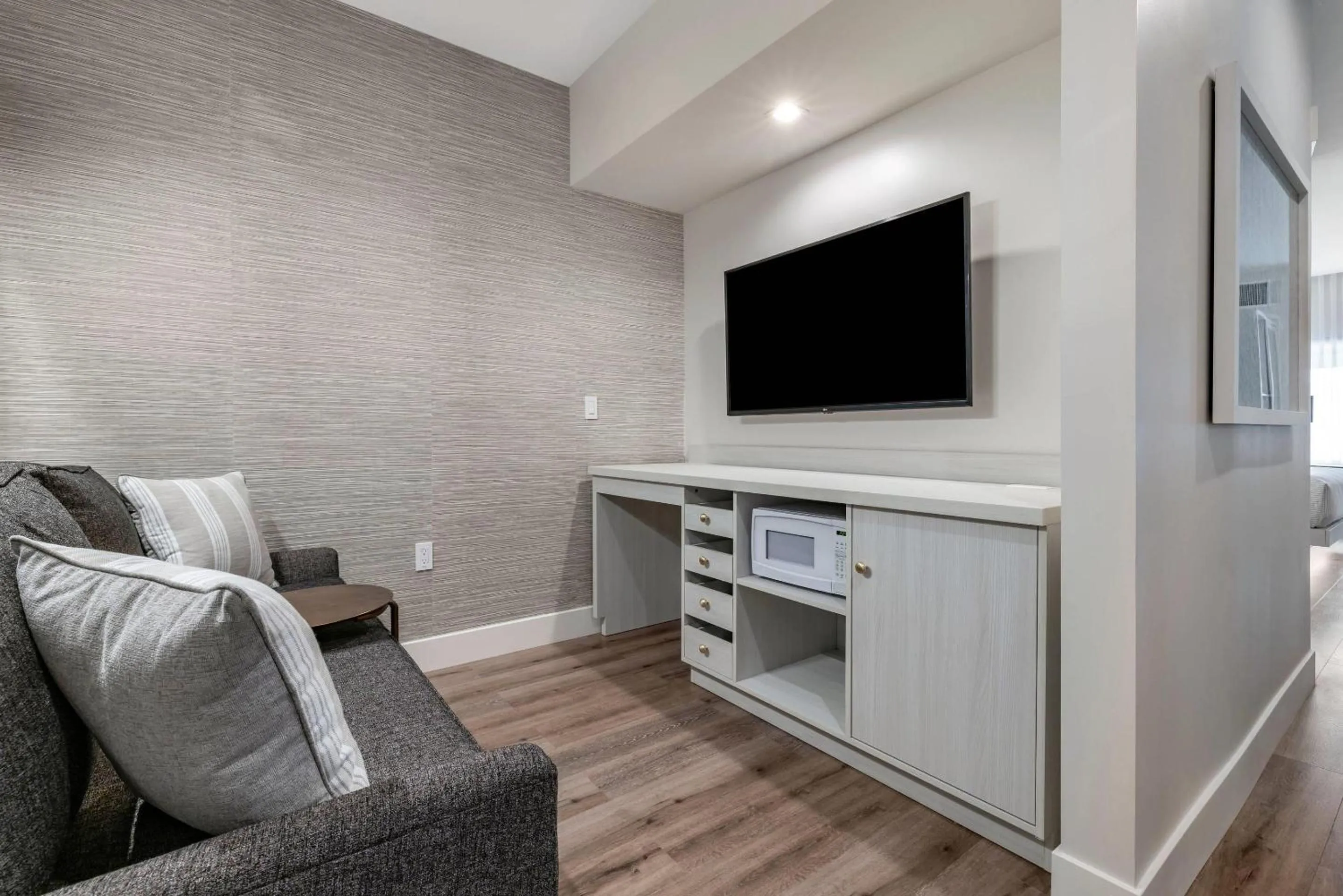 Bedroom in Cambria Hotel Calabasas - Malibu