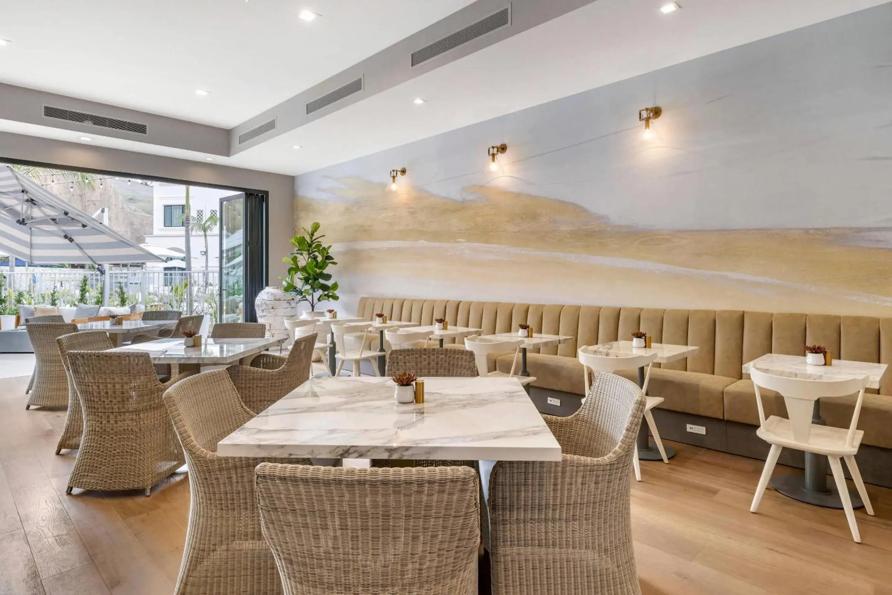 Restaurant/places to eat in Cambria Hotel Calabasas - Malibu Restaurant/places to eat in Cambria Hotel Calabasas - Malibu