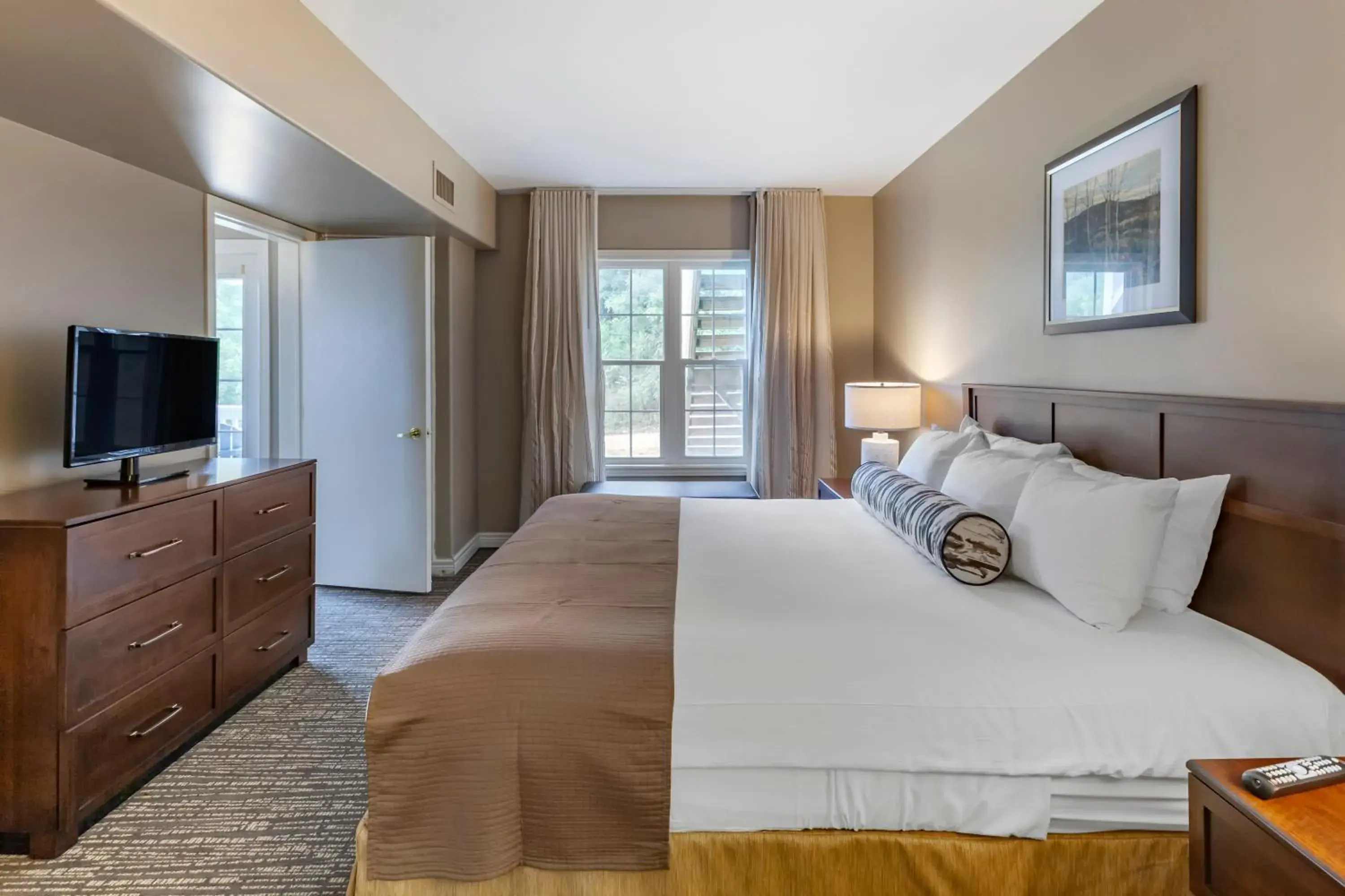 Efficiency Suite with Two King Beds and Sofabed in Carriage Hills Resort Efficiency Suite with Two King Beds and Sofabed in Carriage Hills Resort