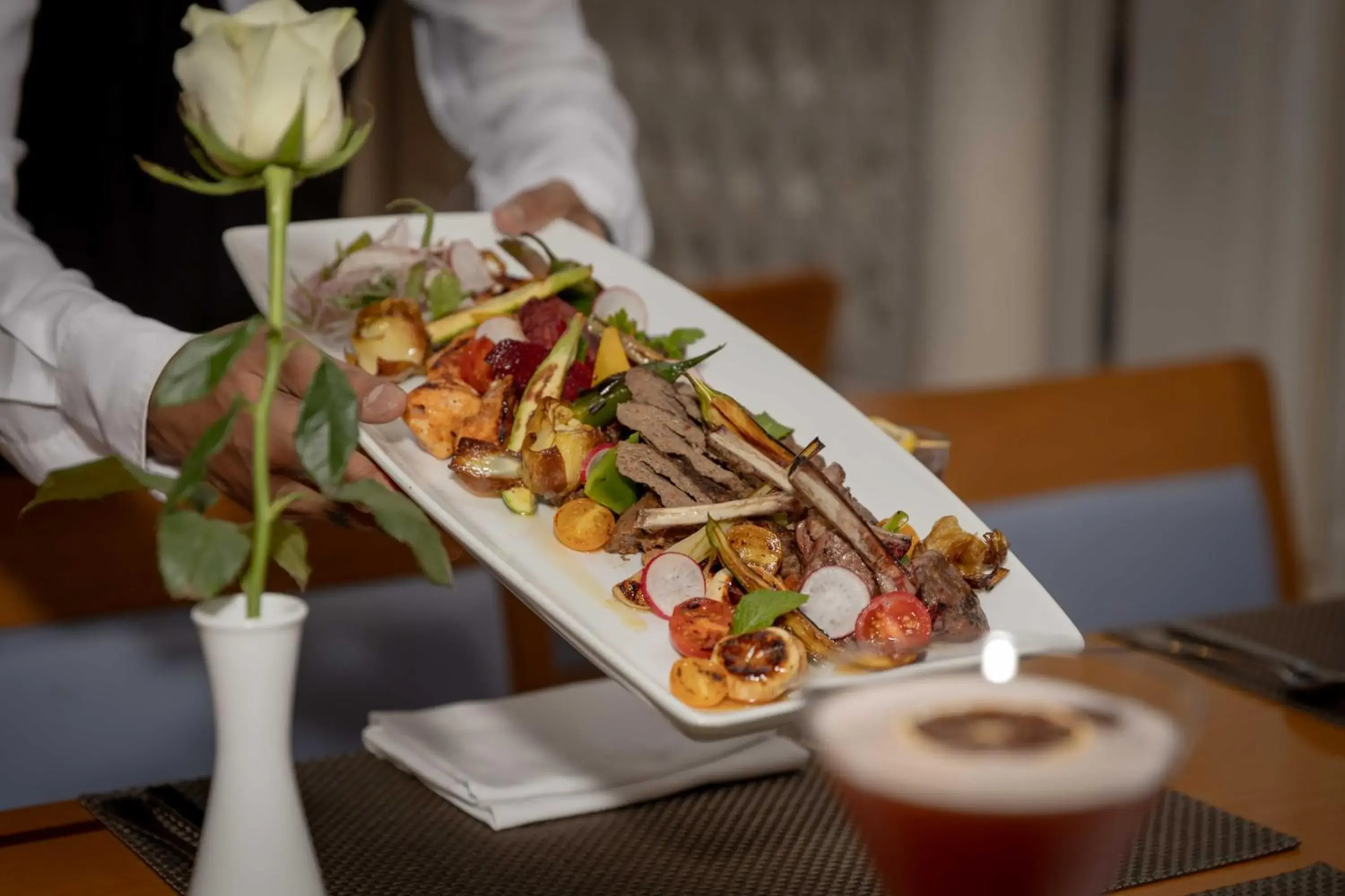 Restaurant/places to eat in InterContinental Al Jubail Resort Restaurant/places to eat in InterContinental Al Jubail Resort