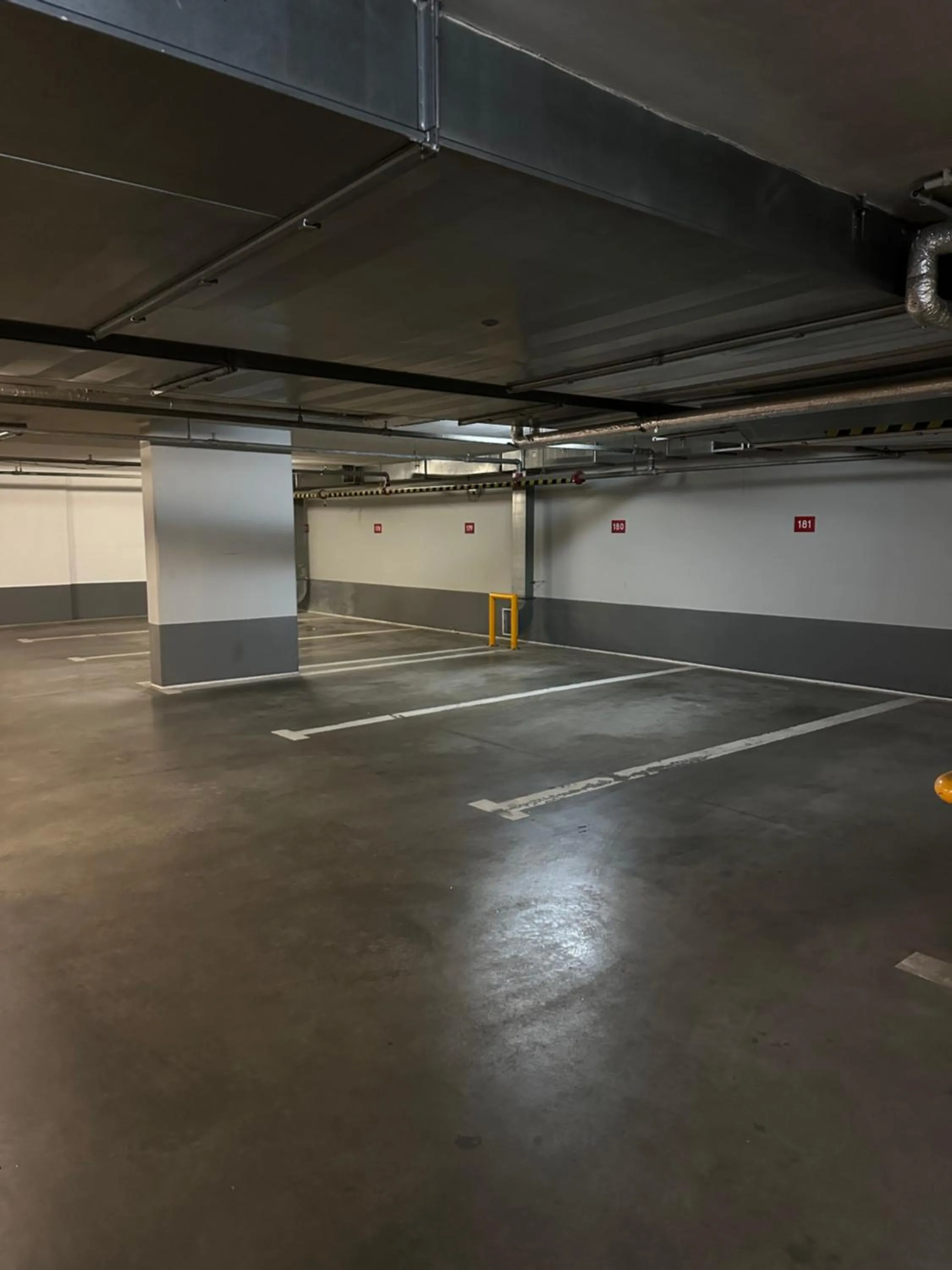 Parking in Hotel Jazz Market Square Wroclaw