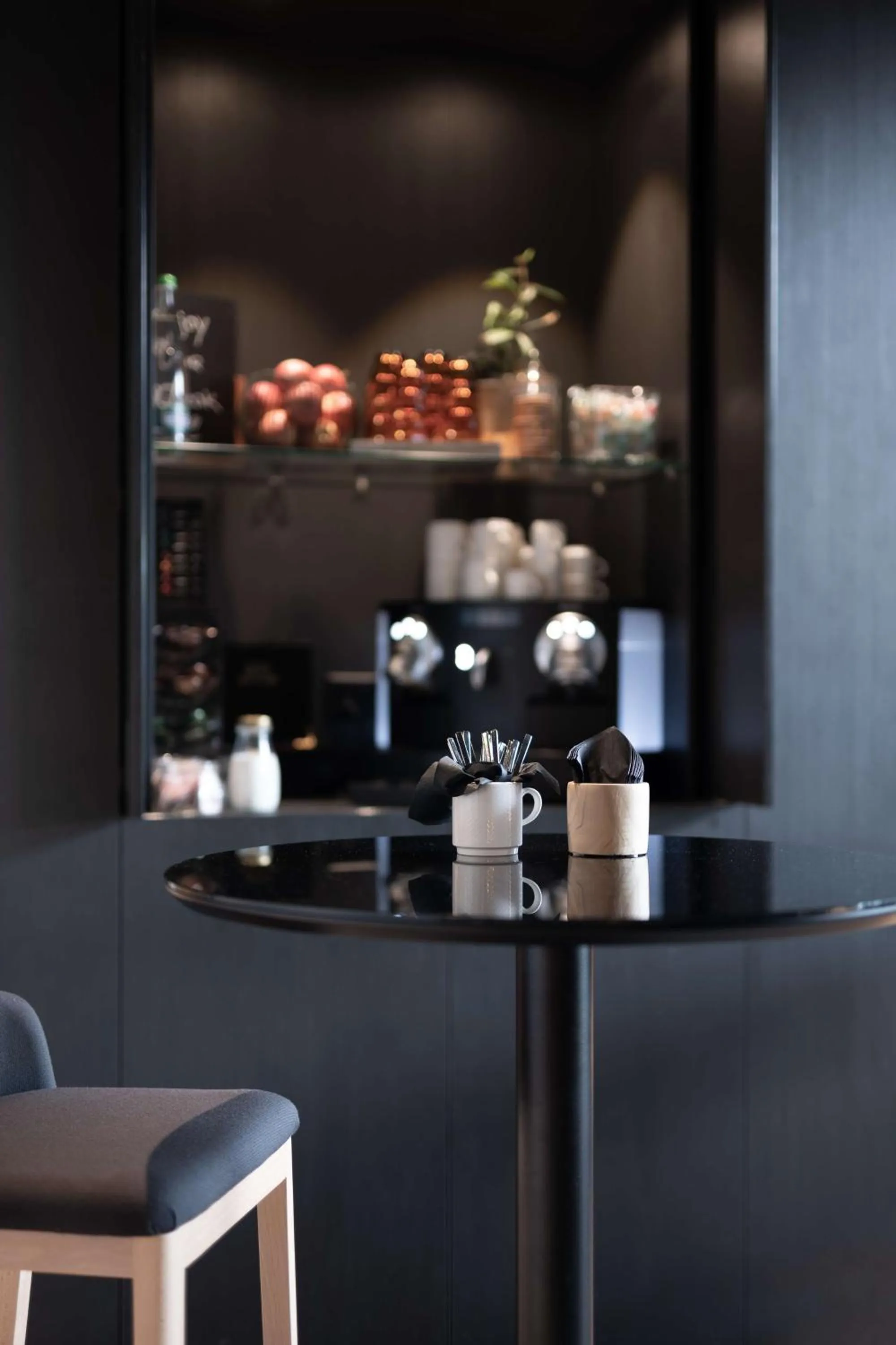 Restaurant/places to eat in Radisson Hotel Zurich Airport