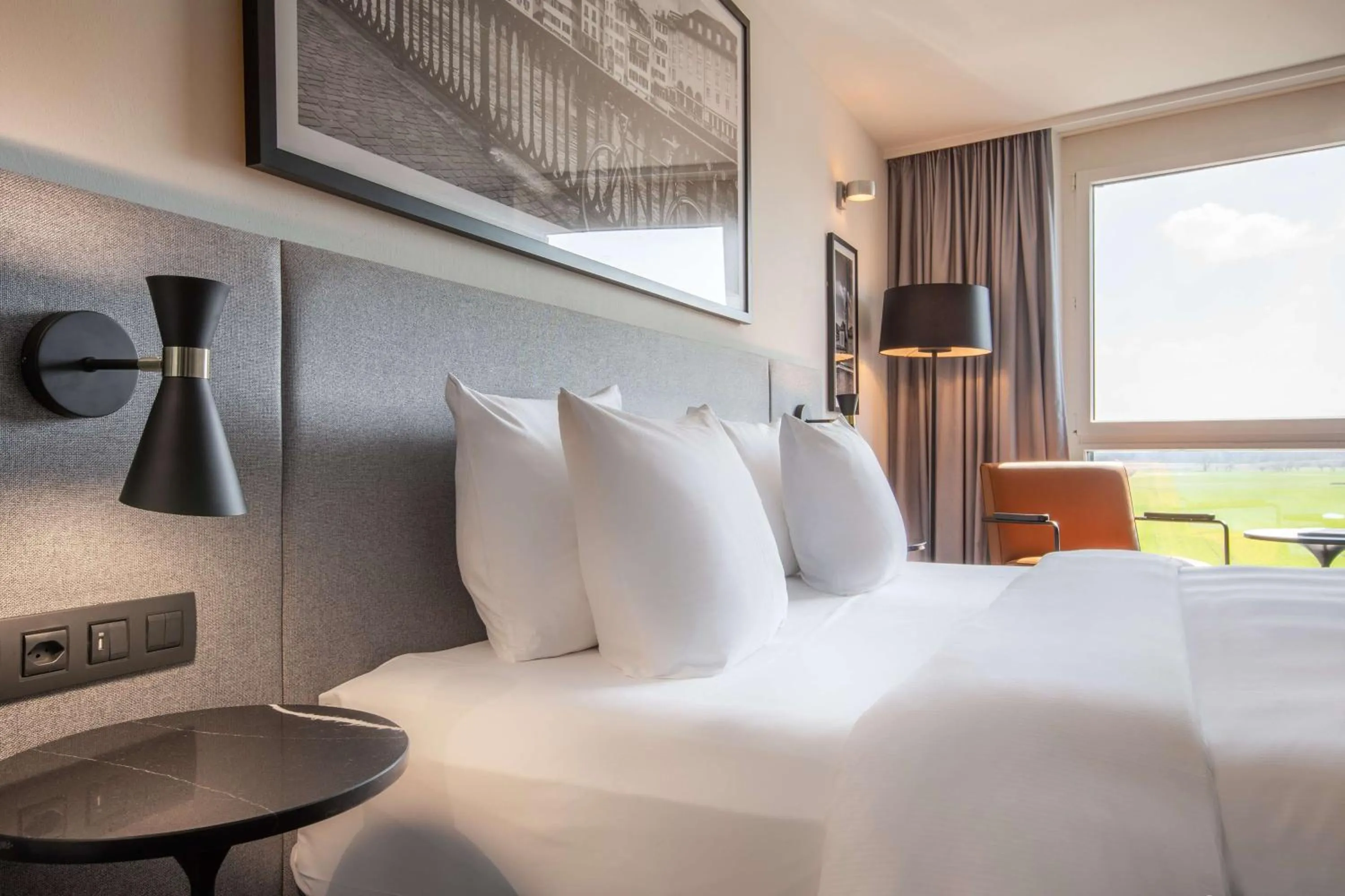 Bedroom, Bed in Radisson Hotel Zurich Airport