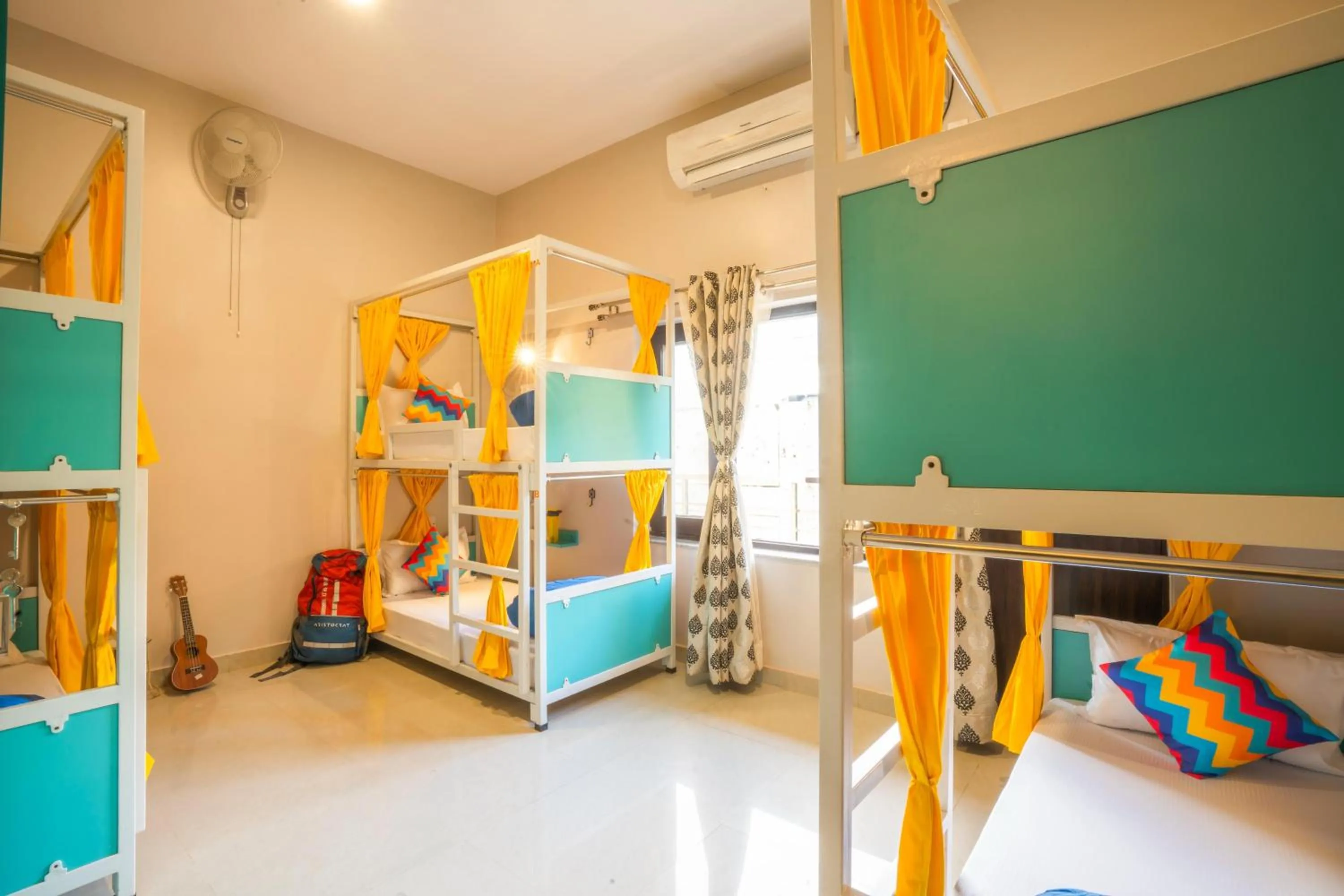 bunk bed, Bed in goSTOPS Rishikesh, Lakshman Jhula