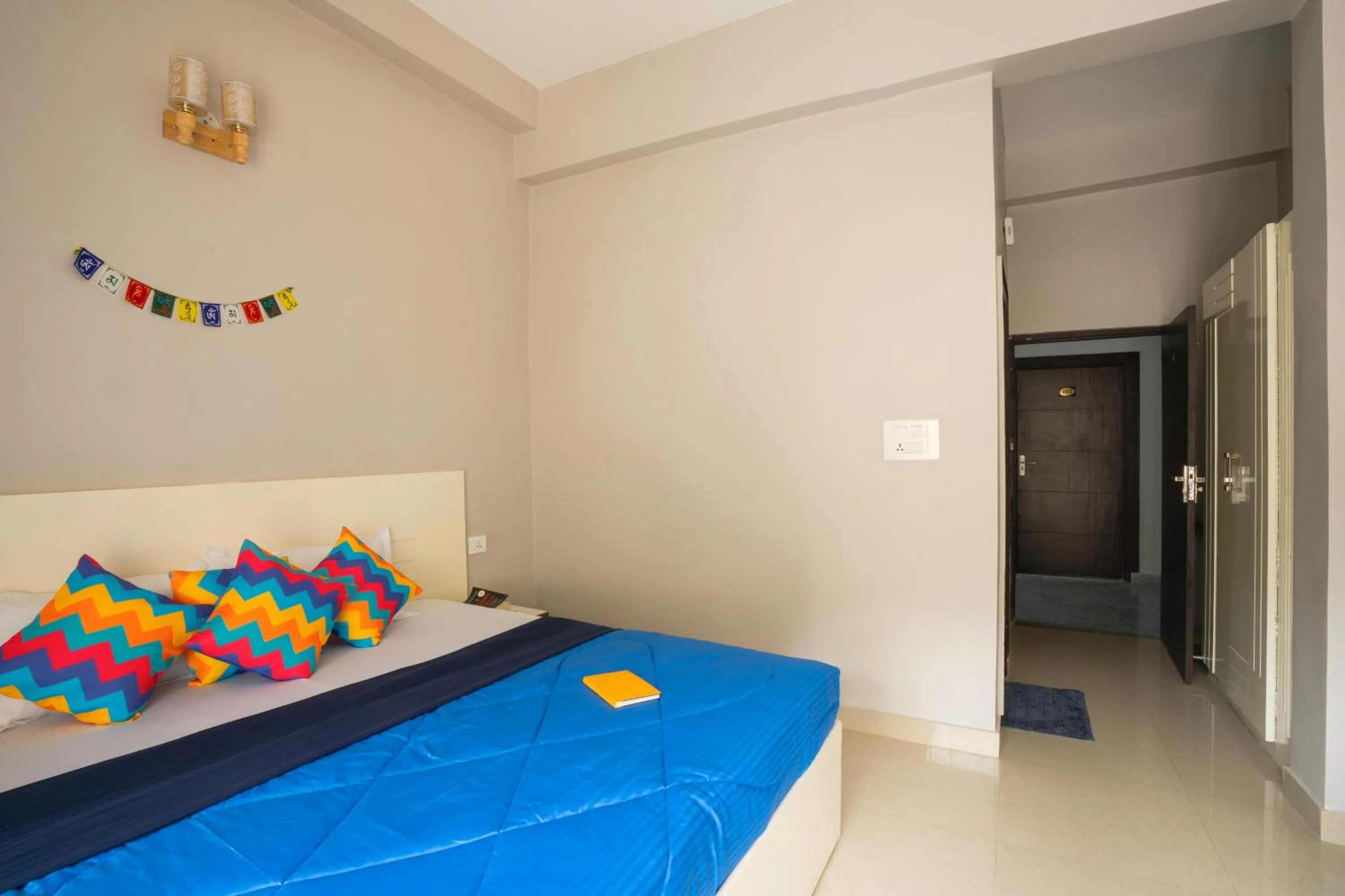 Bedroom, Bed in goSTOPS Rishikesh, Lakshman Jhula