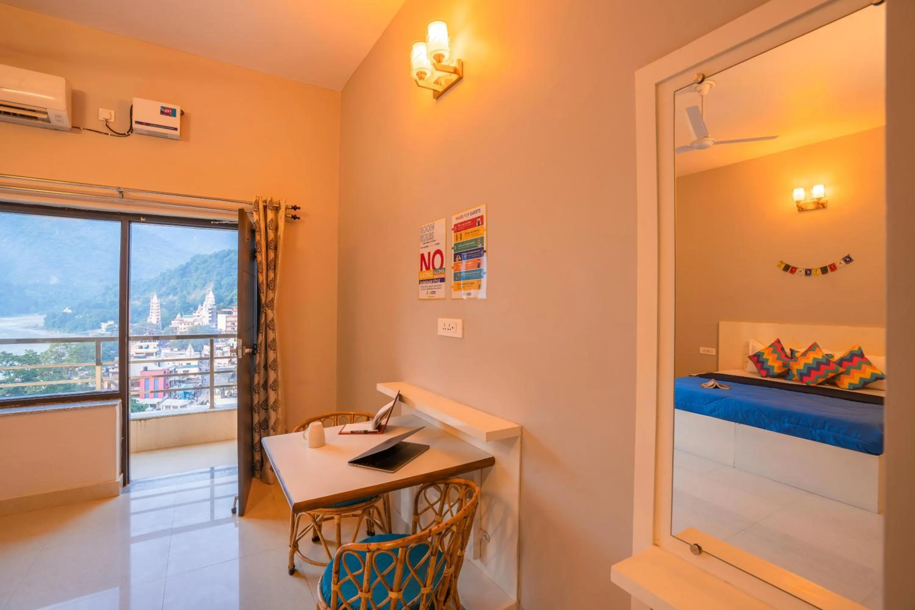 Bedroom in goSTOPS Rishikesh, Lakshman Jhula