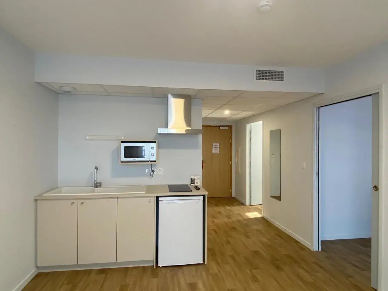 Bedroom in The Originals City, Hôtel Le Relais des Deux Mers, Marmande Sud Bedroom in The Originals City, Hôtel Le Relais des Deux Mers, Marmande Sud