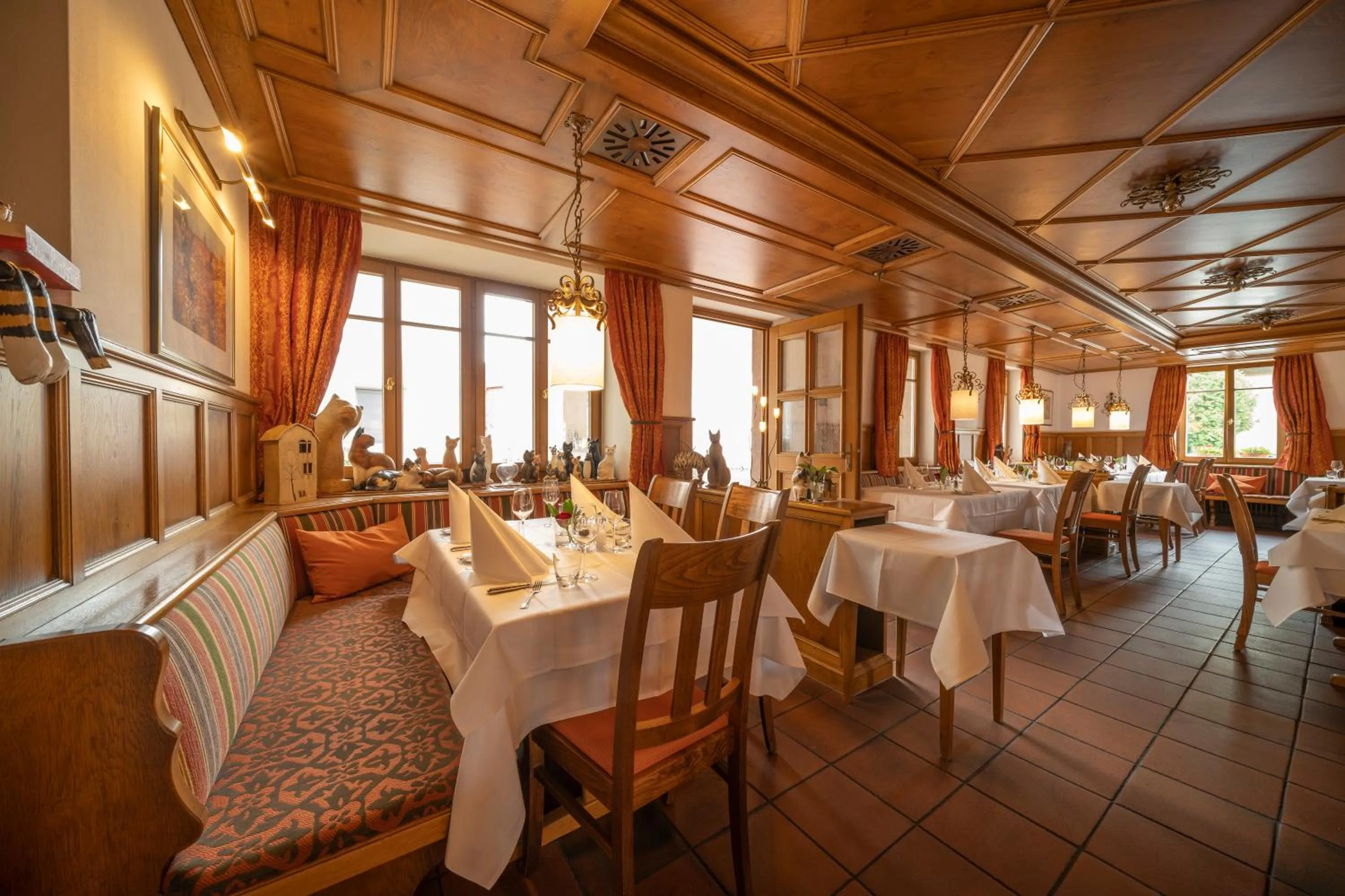 Restaurant/places to eat in Hotel Hirsch