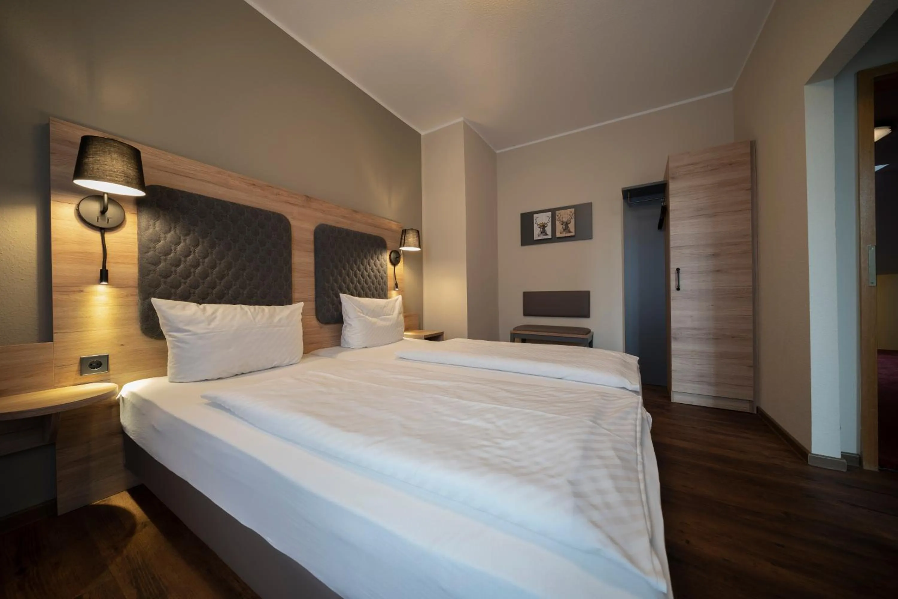 Photo of the whole room, Bed in Hotel Hirsch