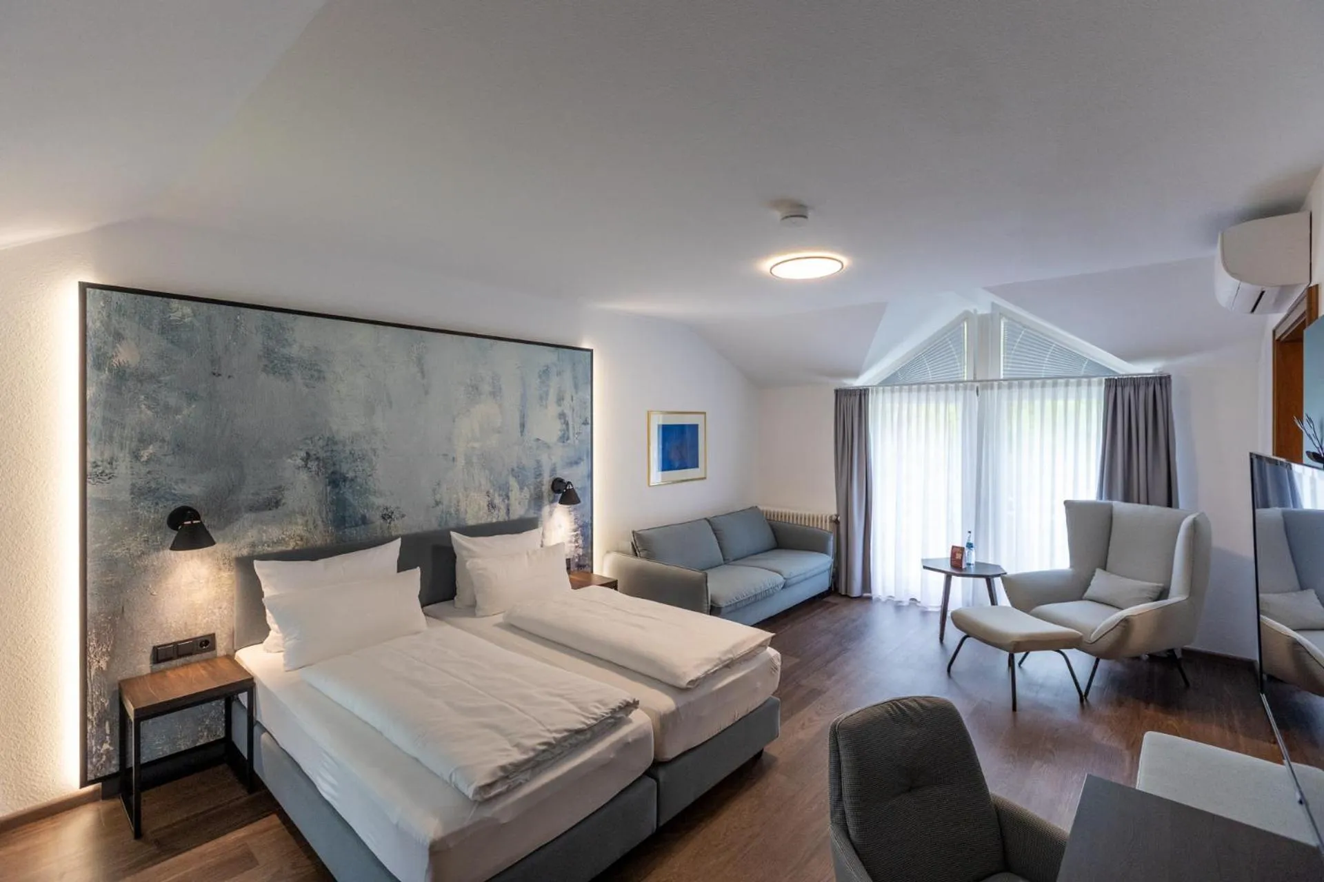 Photo of the whole room, Bed in Hotel Hirsch