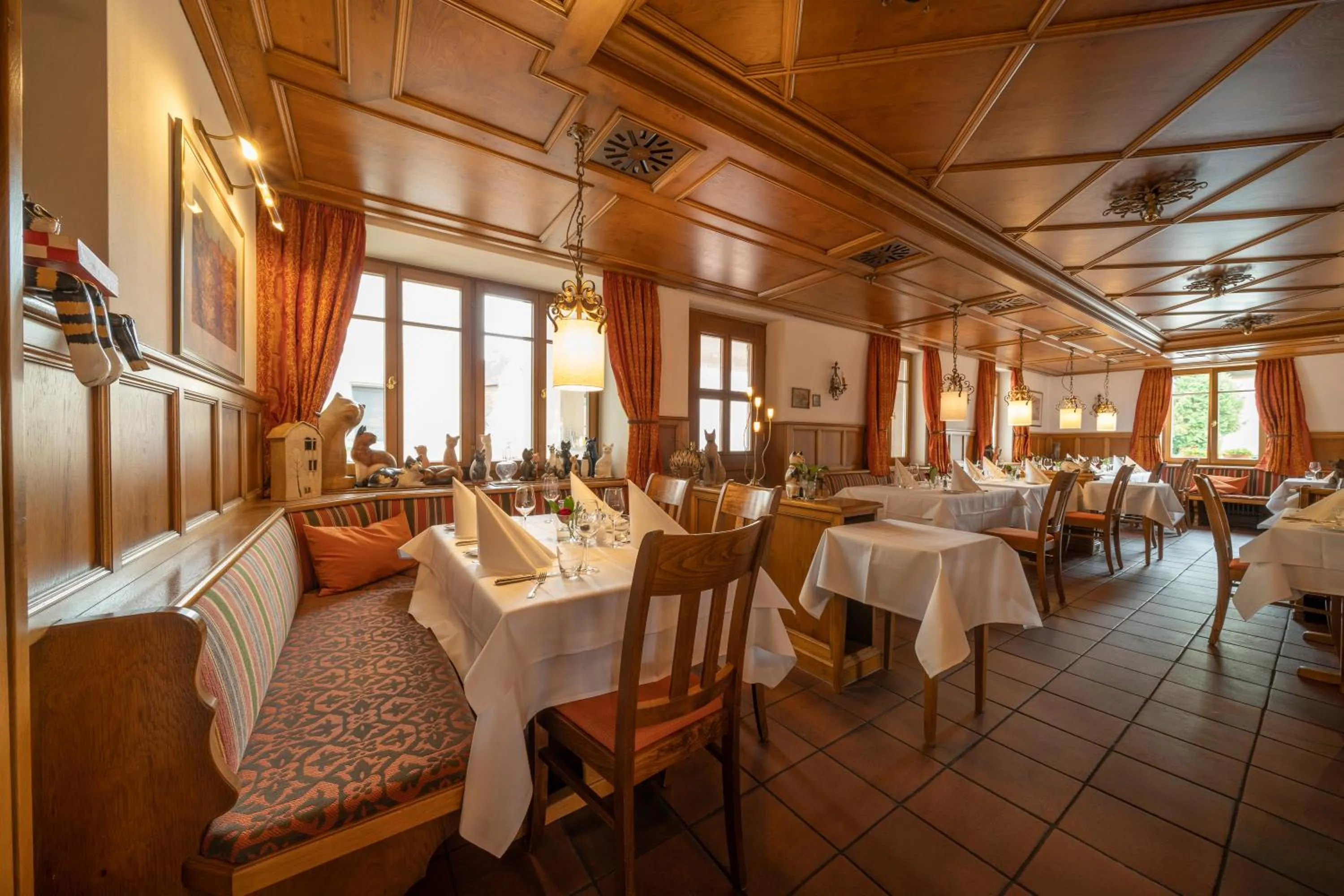 Restaurant/places to eat in Hotel Hirsch