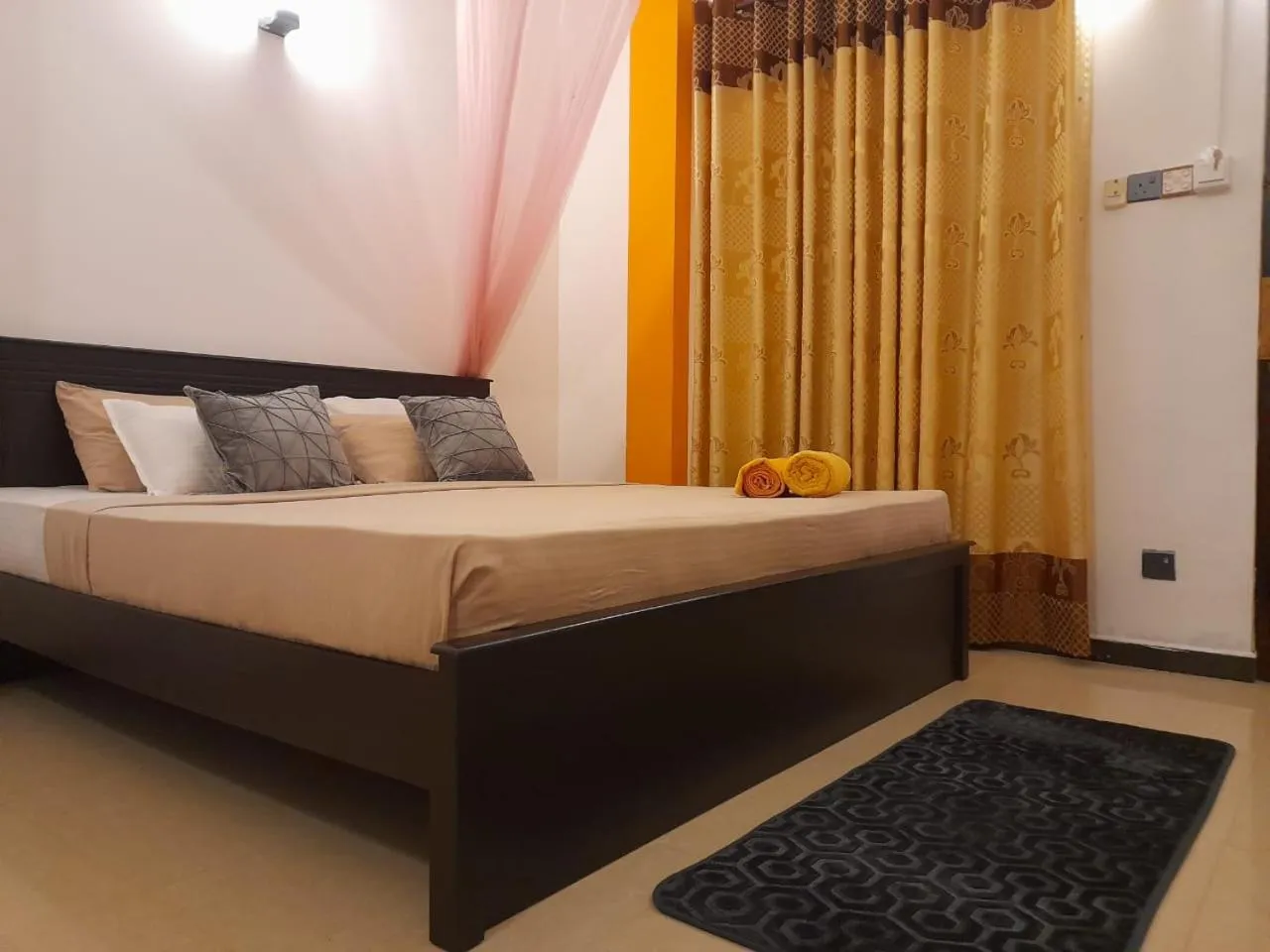 Bed in Kismet Rest Mirissa