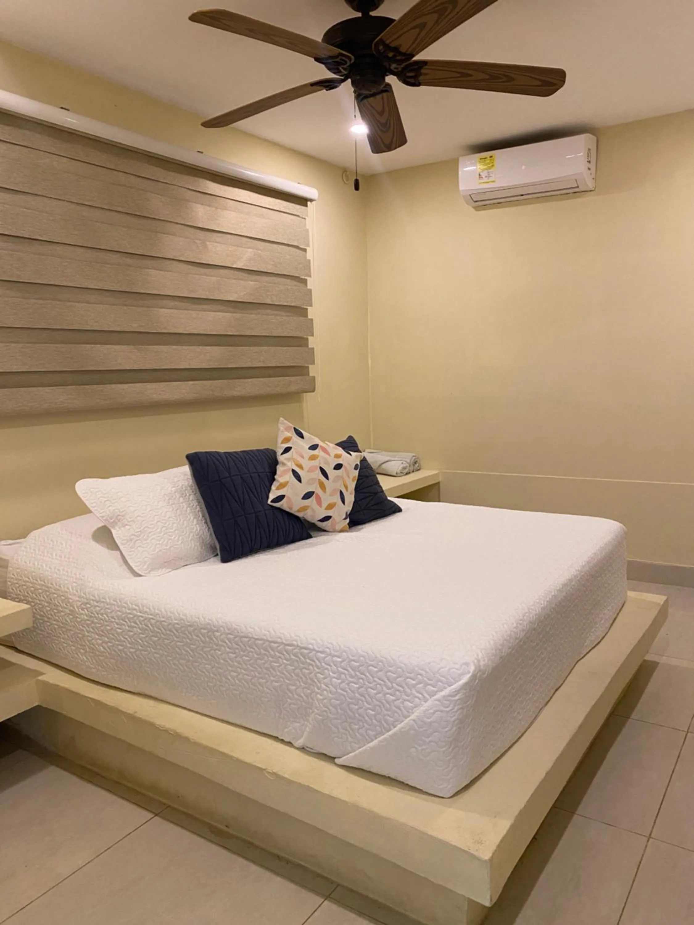 Photo of the whole room, Bed in Gardenia Springs - La Finca Buritaca