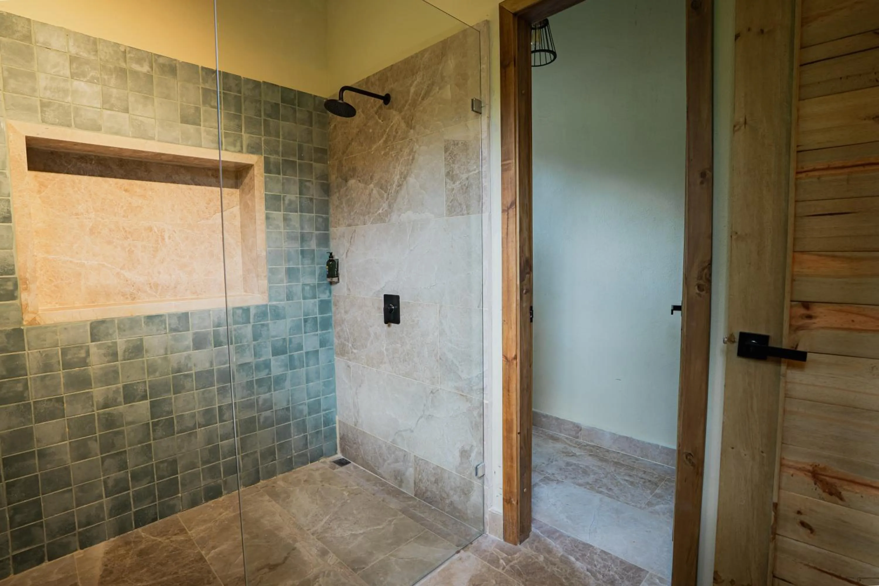 Shower in Gardenia Springs - La Finca Buritaca