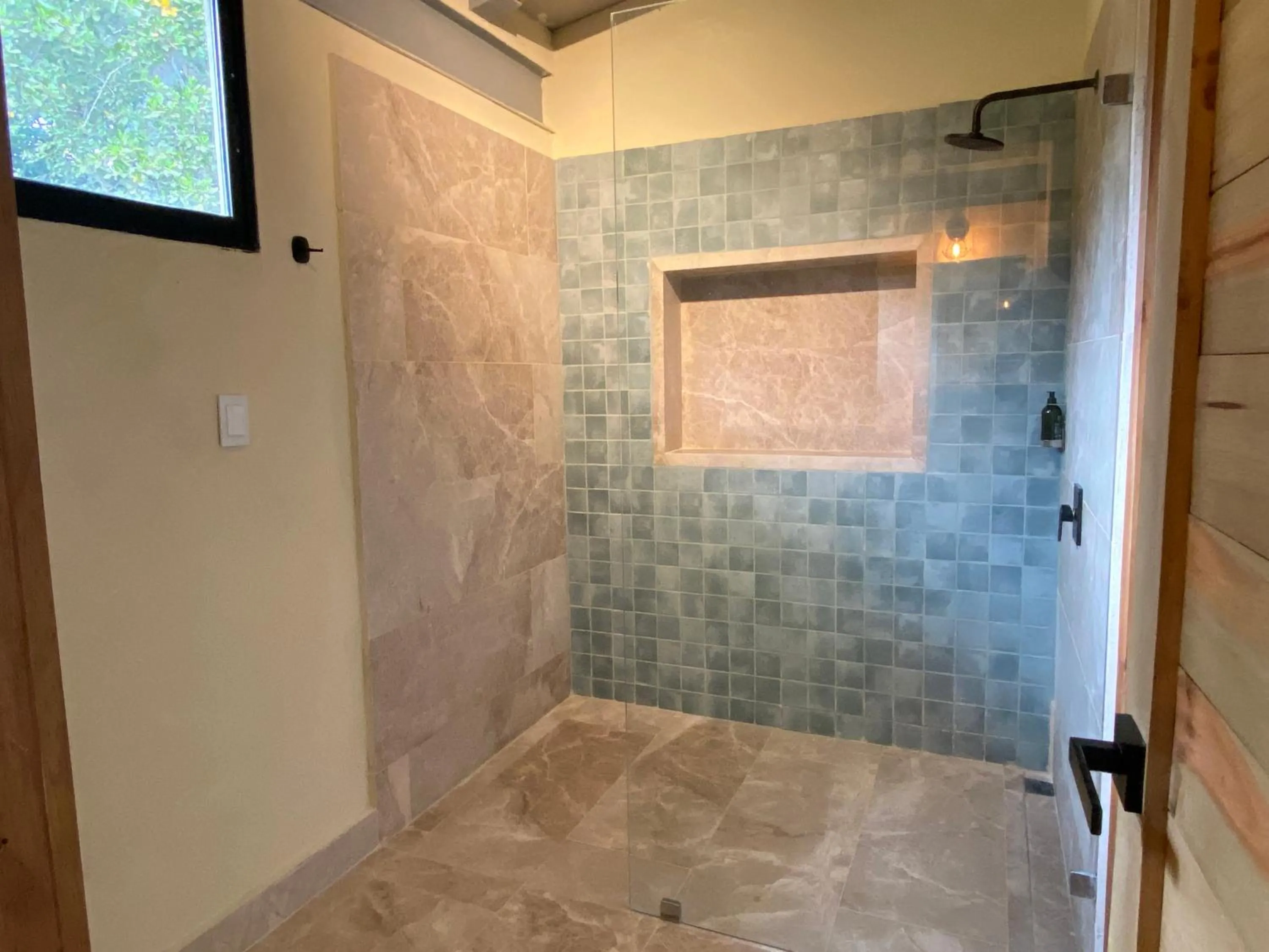 Shower in Gardenia Springs - La Finca Buritaca