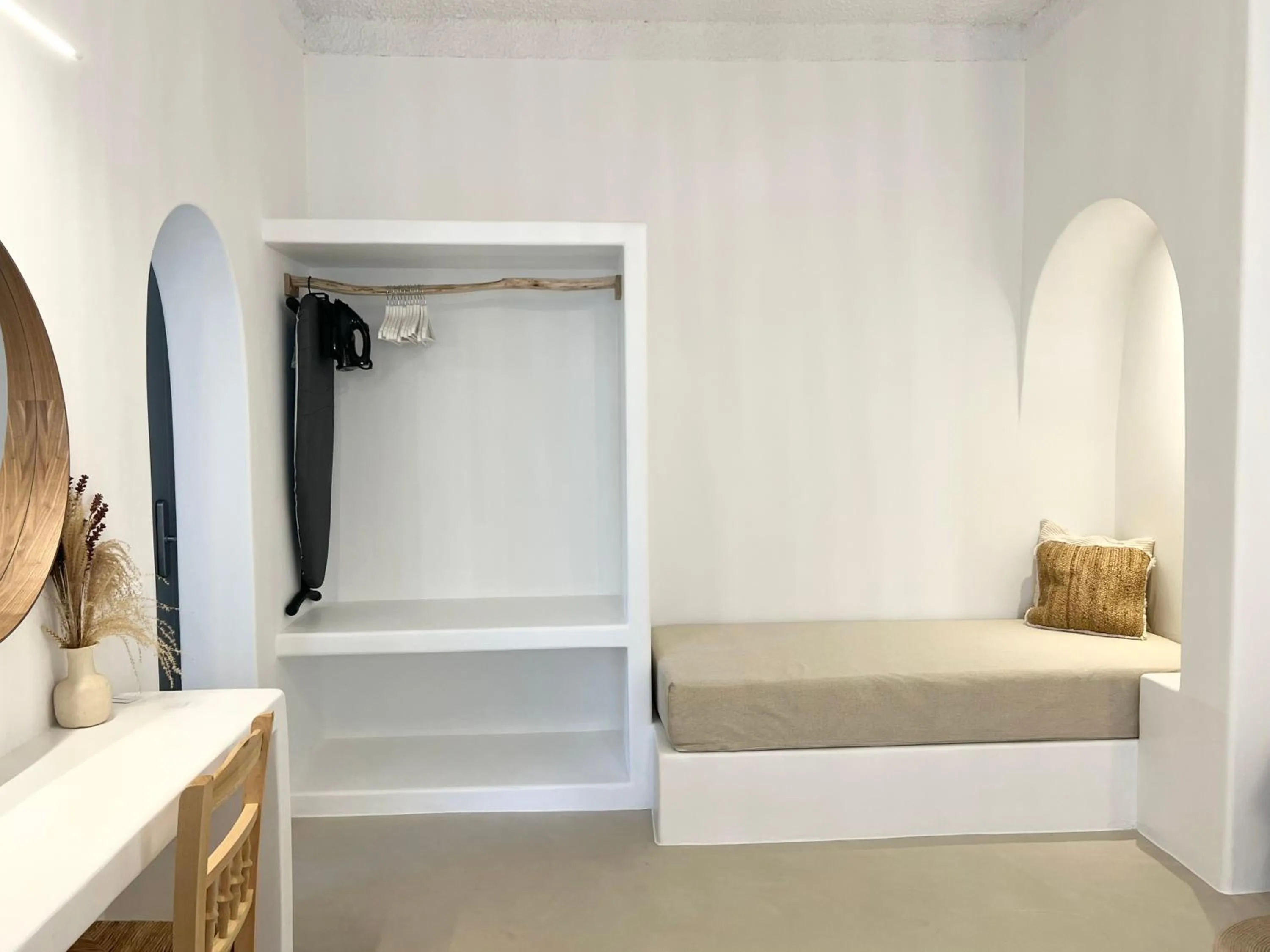 Mod Santorini Vegan Accommodation