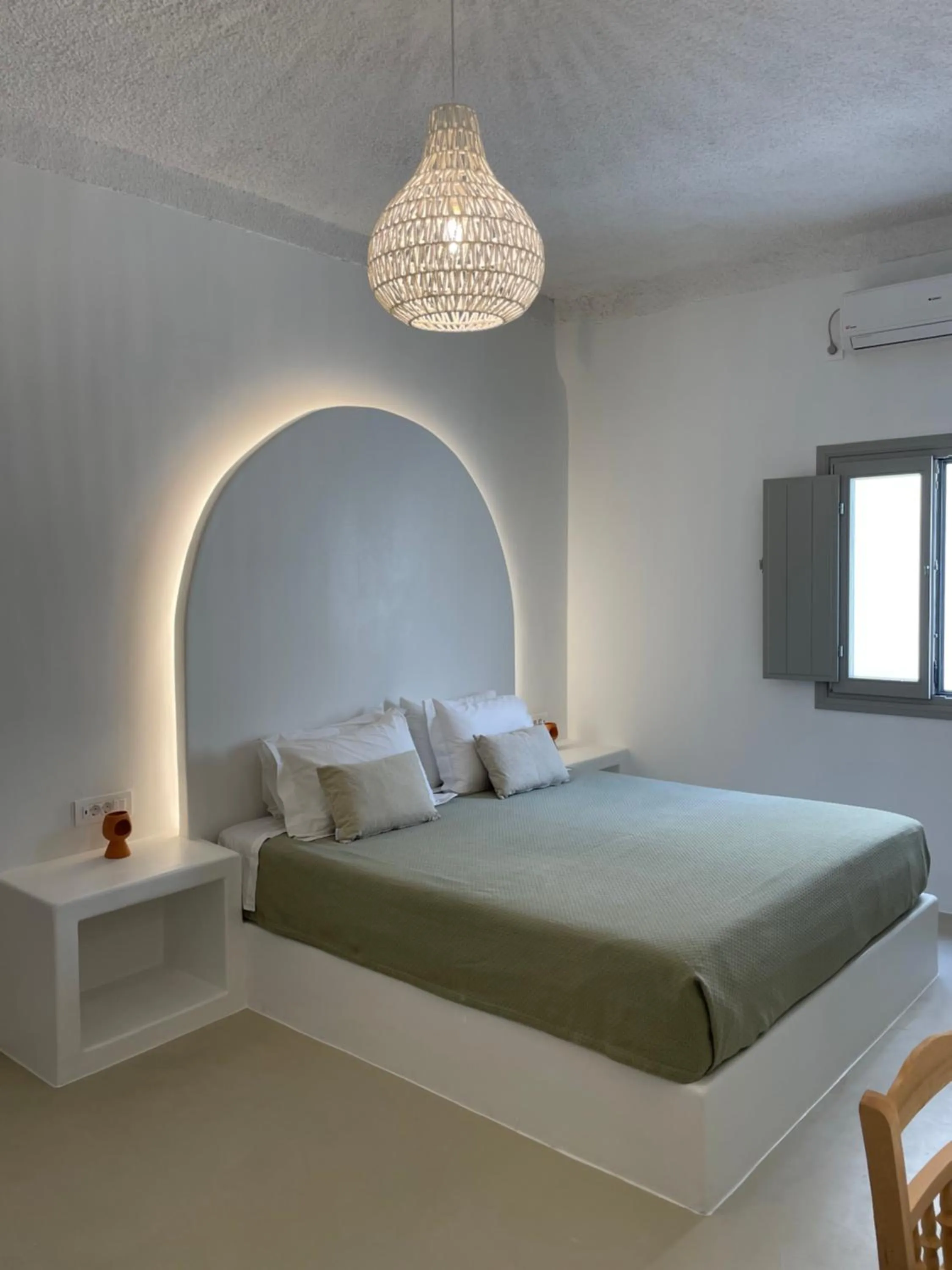 Mod Santorini Vegan Accommodation