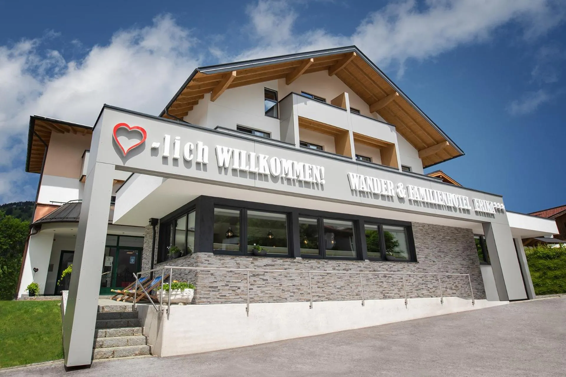 Facade/entrance in Wander- und Familienhotel Erika