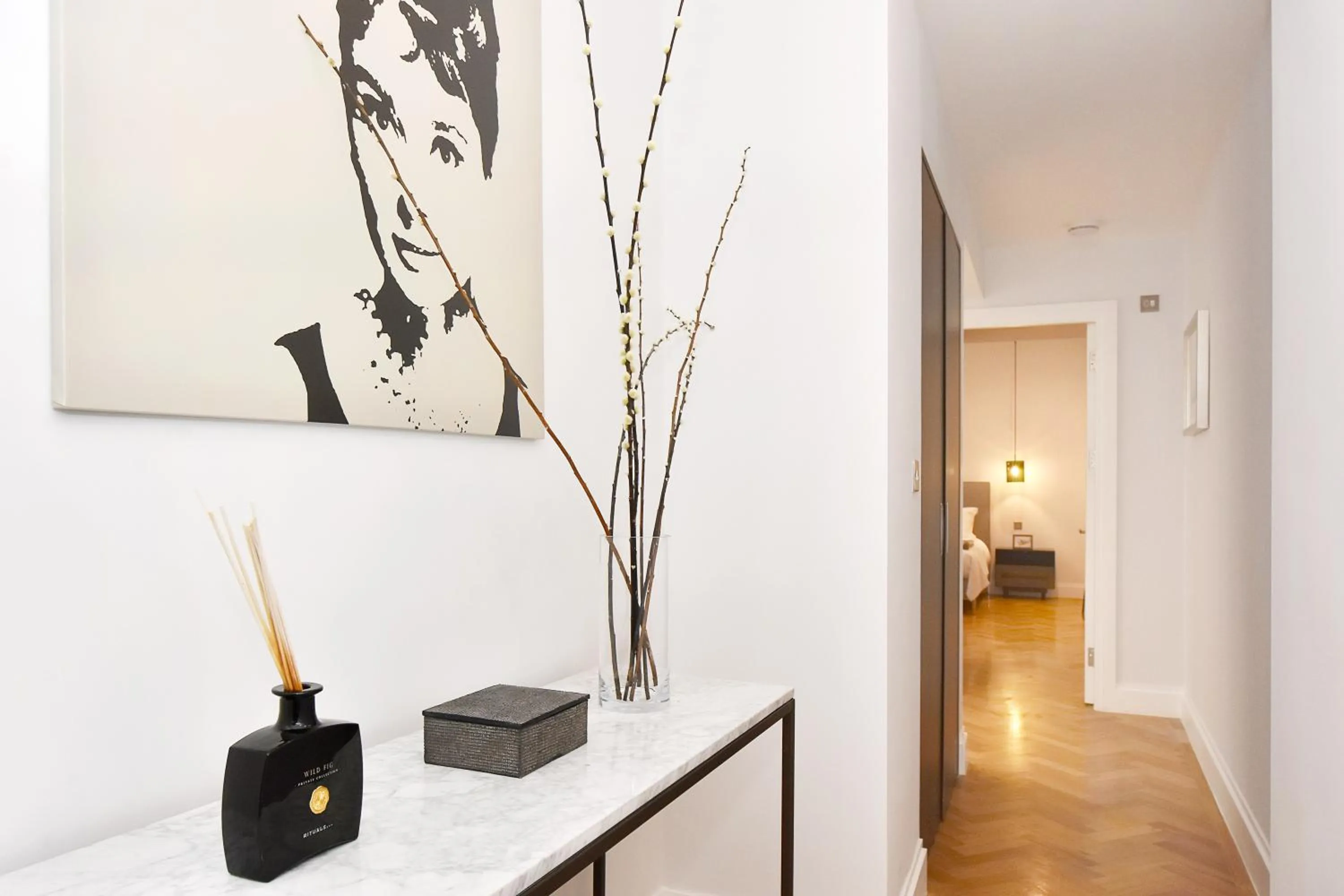 Decorative detail in London Choice Apartments - Mayfair - Piccadilly