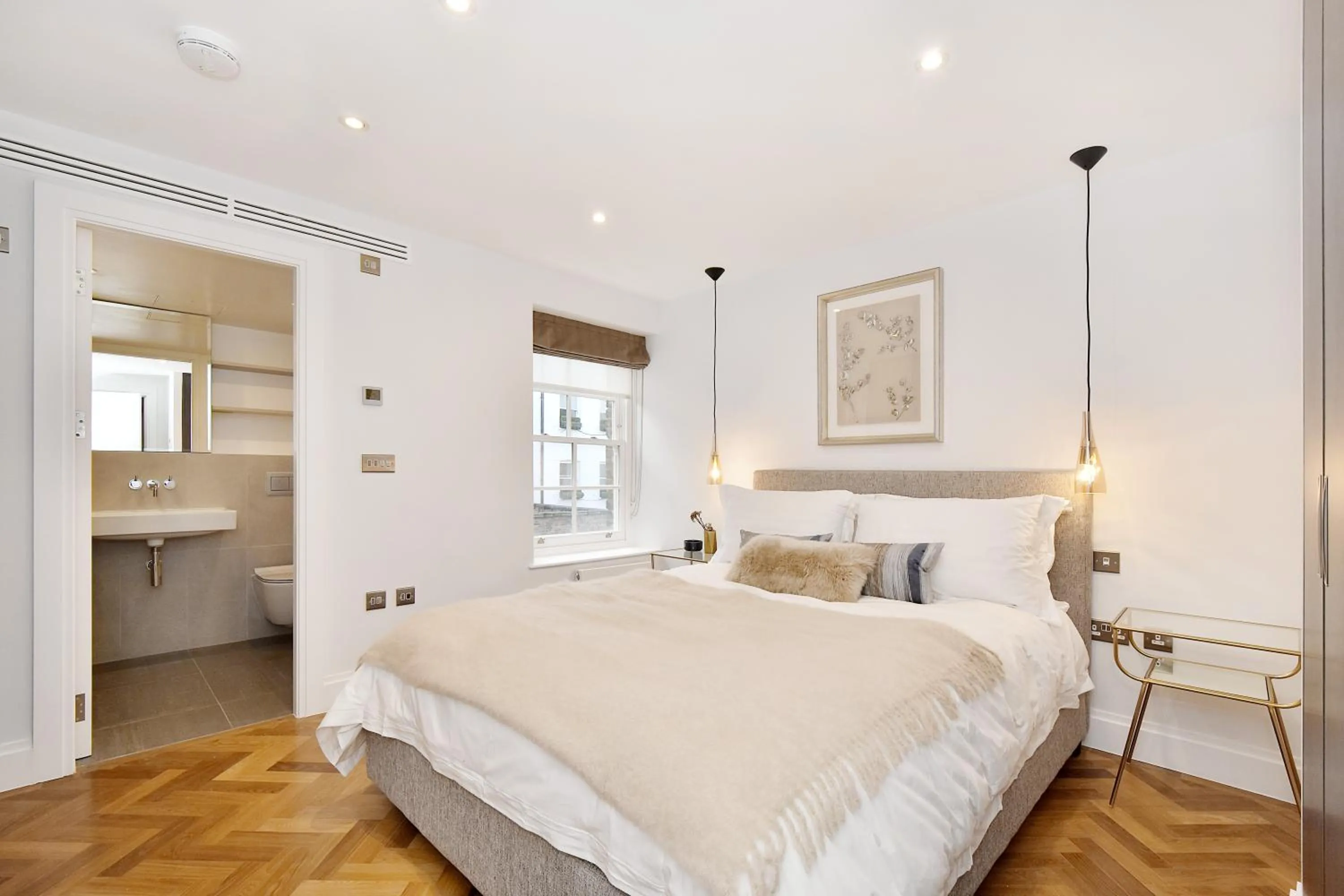 Bed in London Choice Apartments - Mayfair - Piccadilly