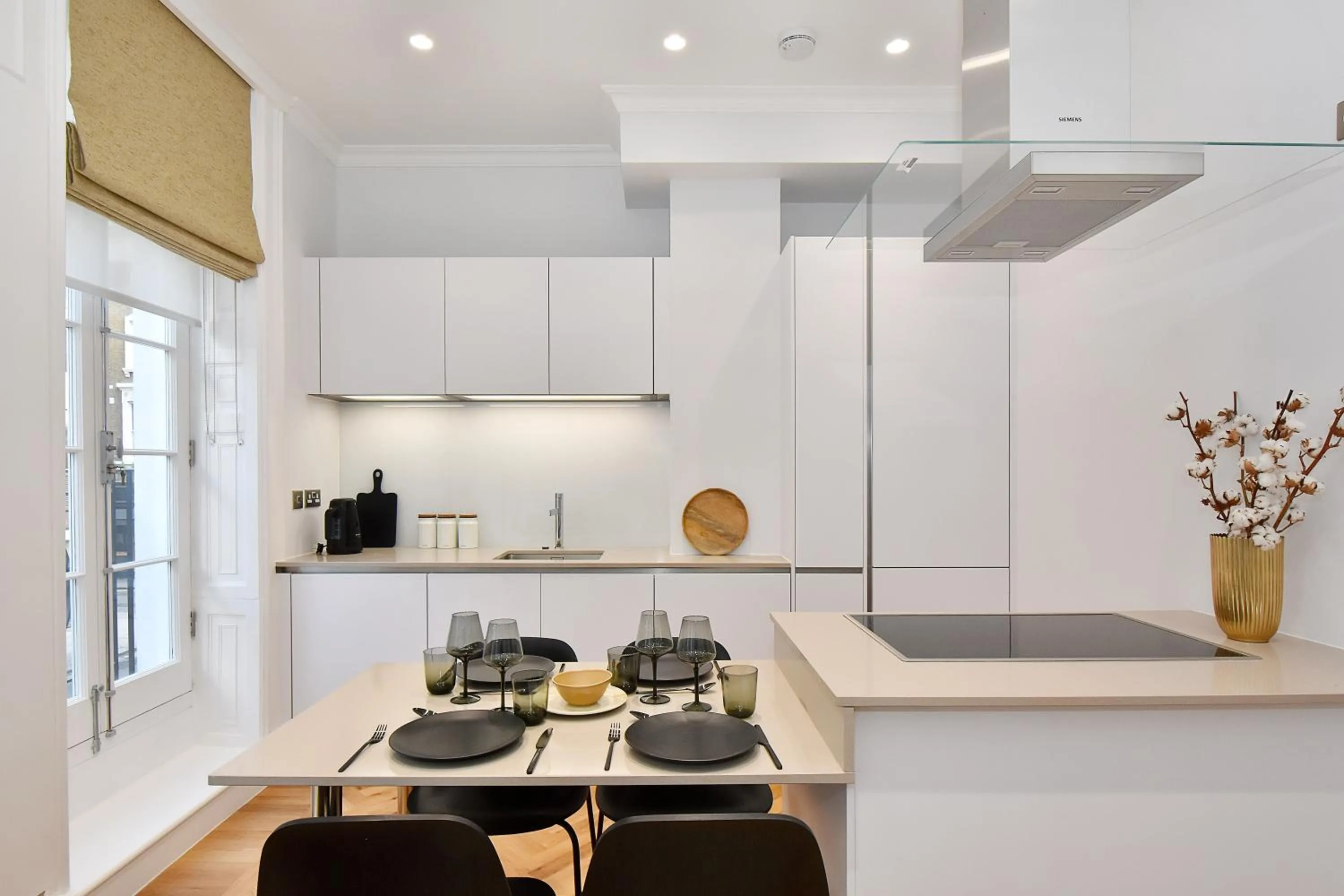 Kitchen or kitchenette in London Choice Apartments - Mayfair - Piccadilly
