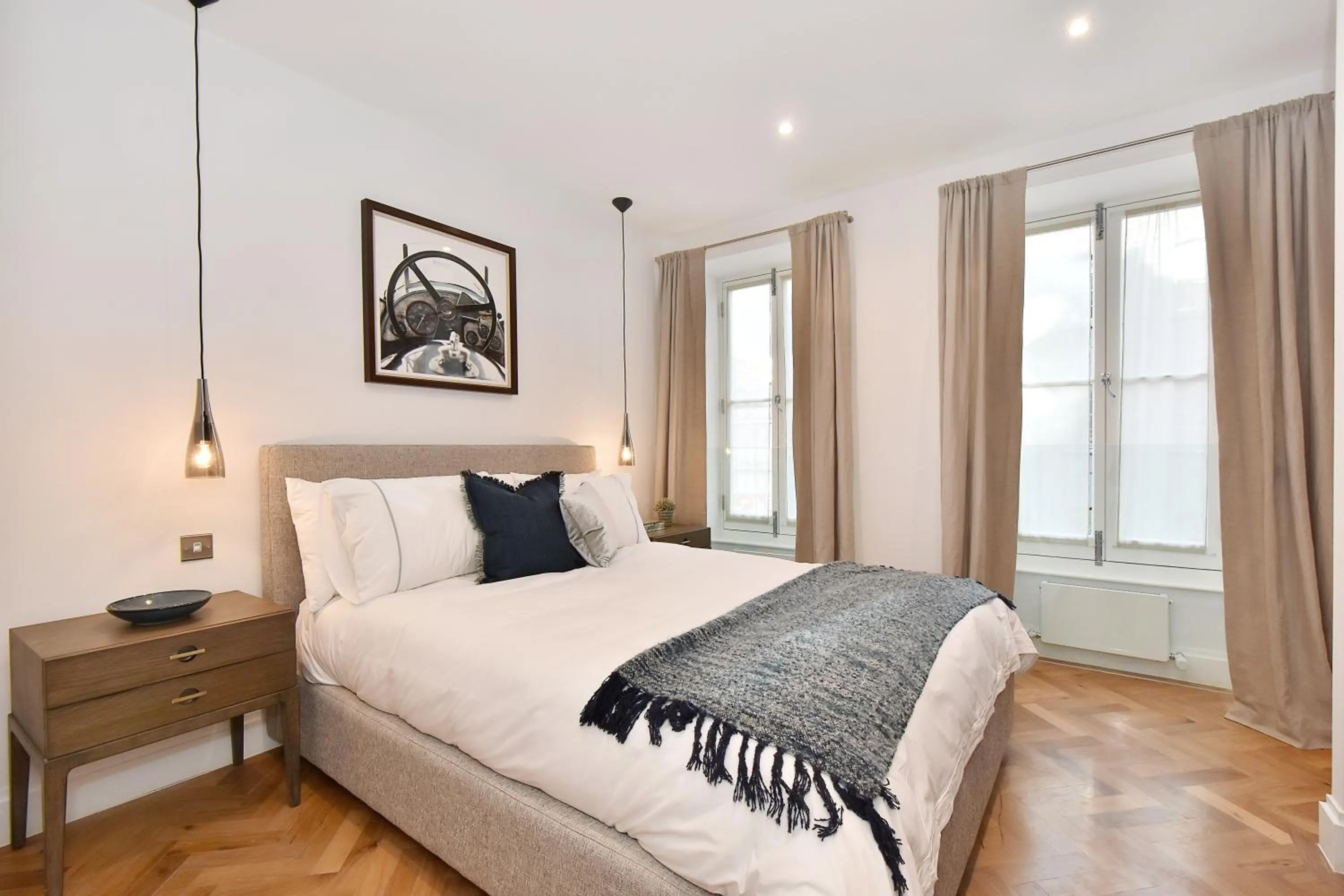Bedroom, Bed in London Choice Apartments - Mayfair - Piccadilly