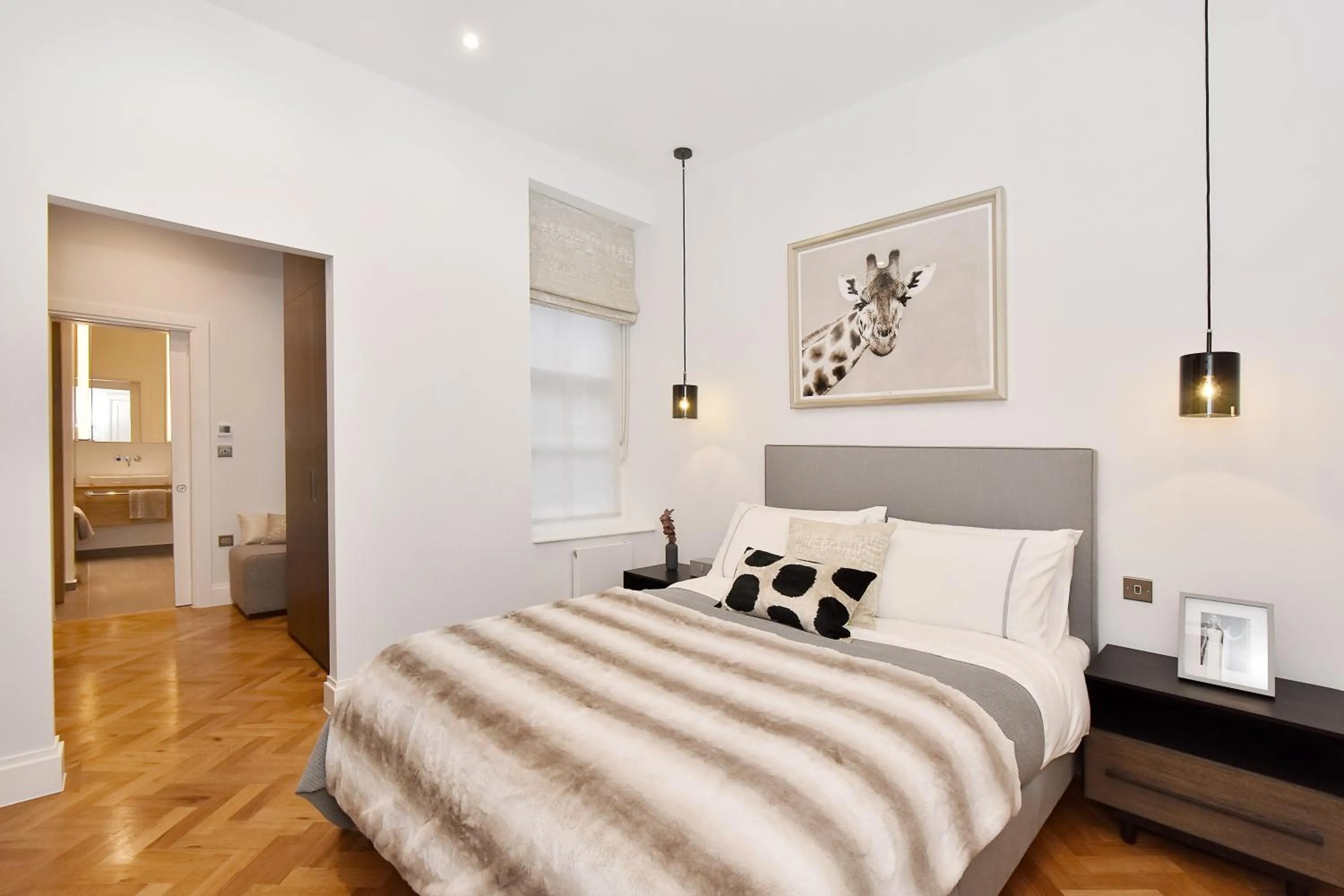 Bed in London Choice Apartments - Mayfair - Piccadilly