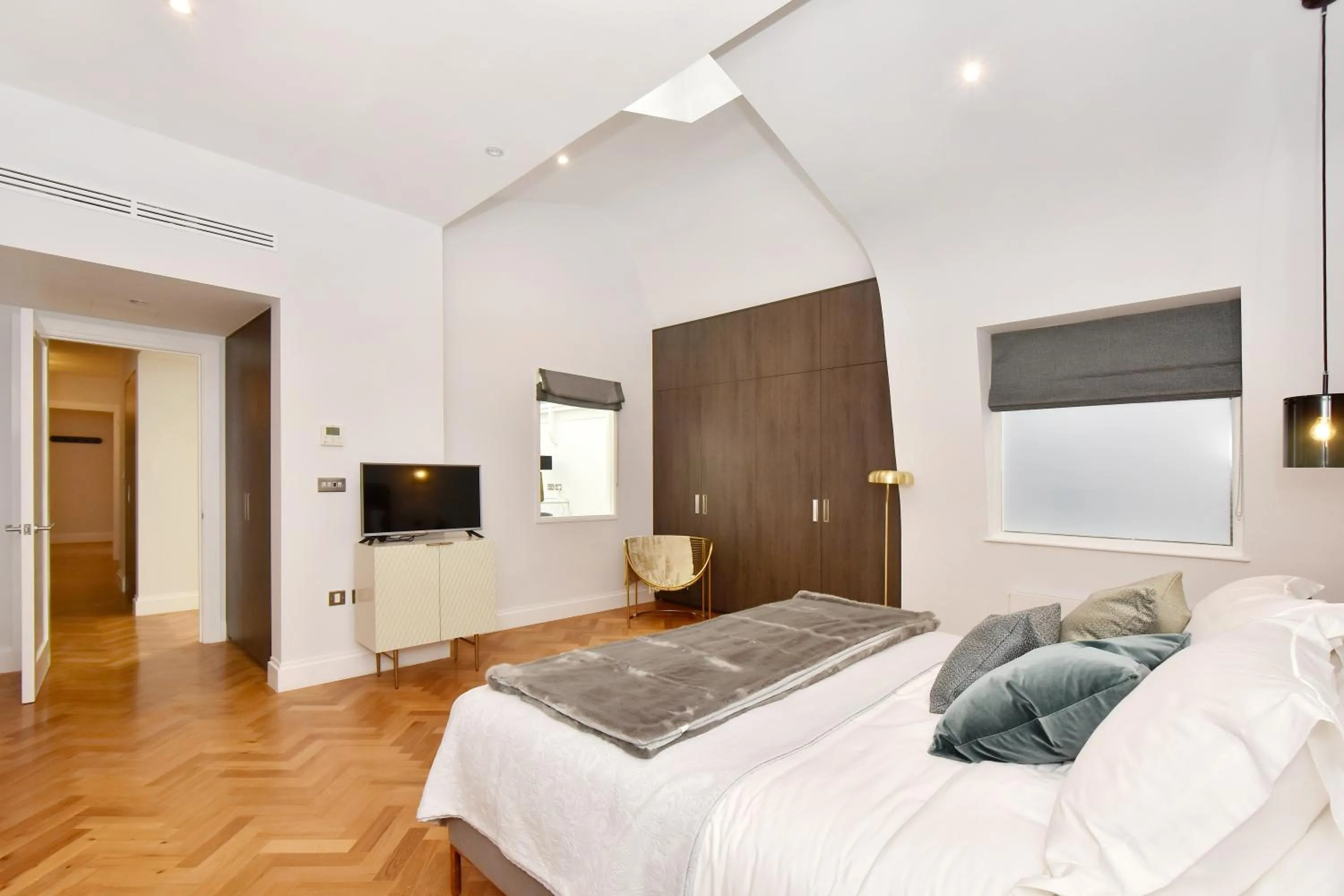 Photo of the whole room, Bed in London Choice Apartments - Mayfair - Piccadilly