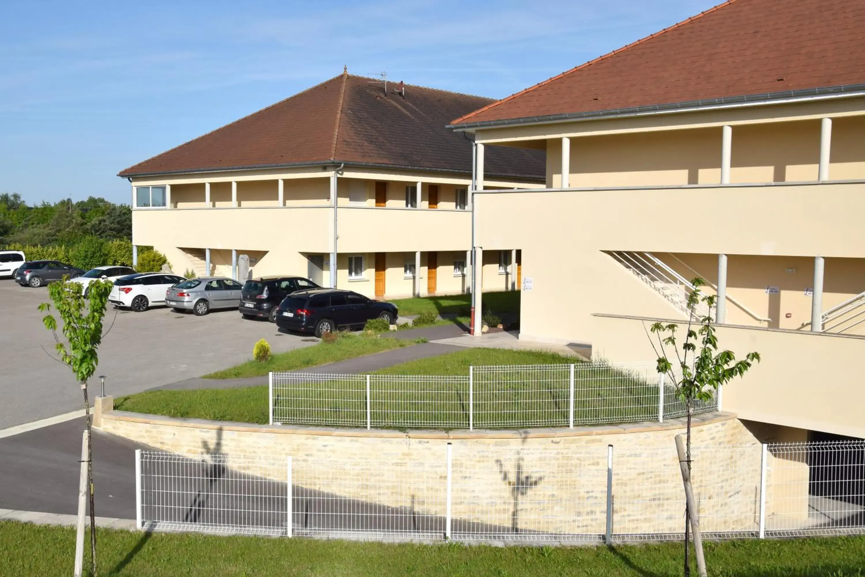 Property building in Logis Des Sources Property building in Logis Des Sources