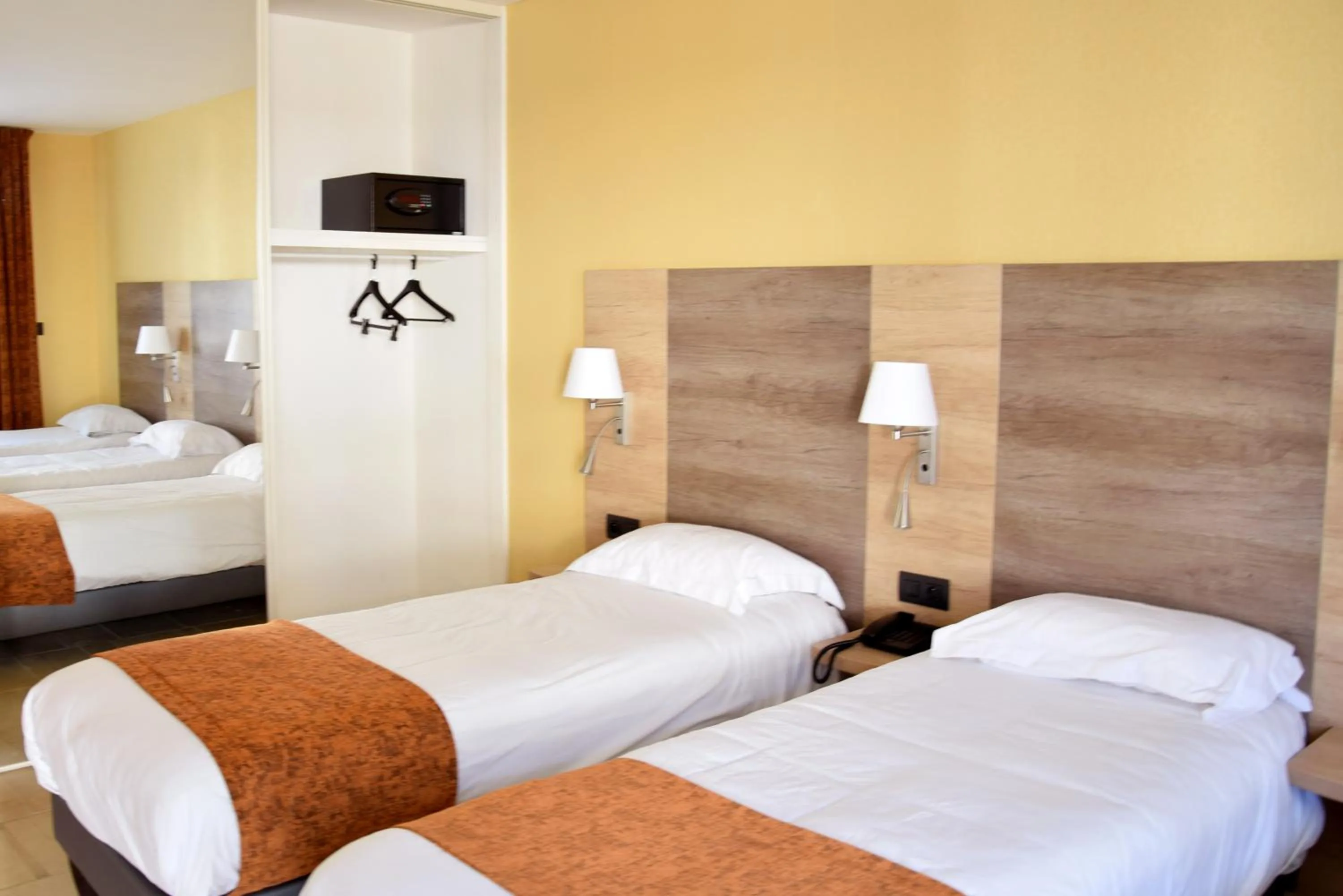 Bedroom, Bed in Logis Des Sources