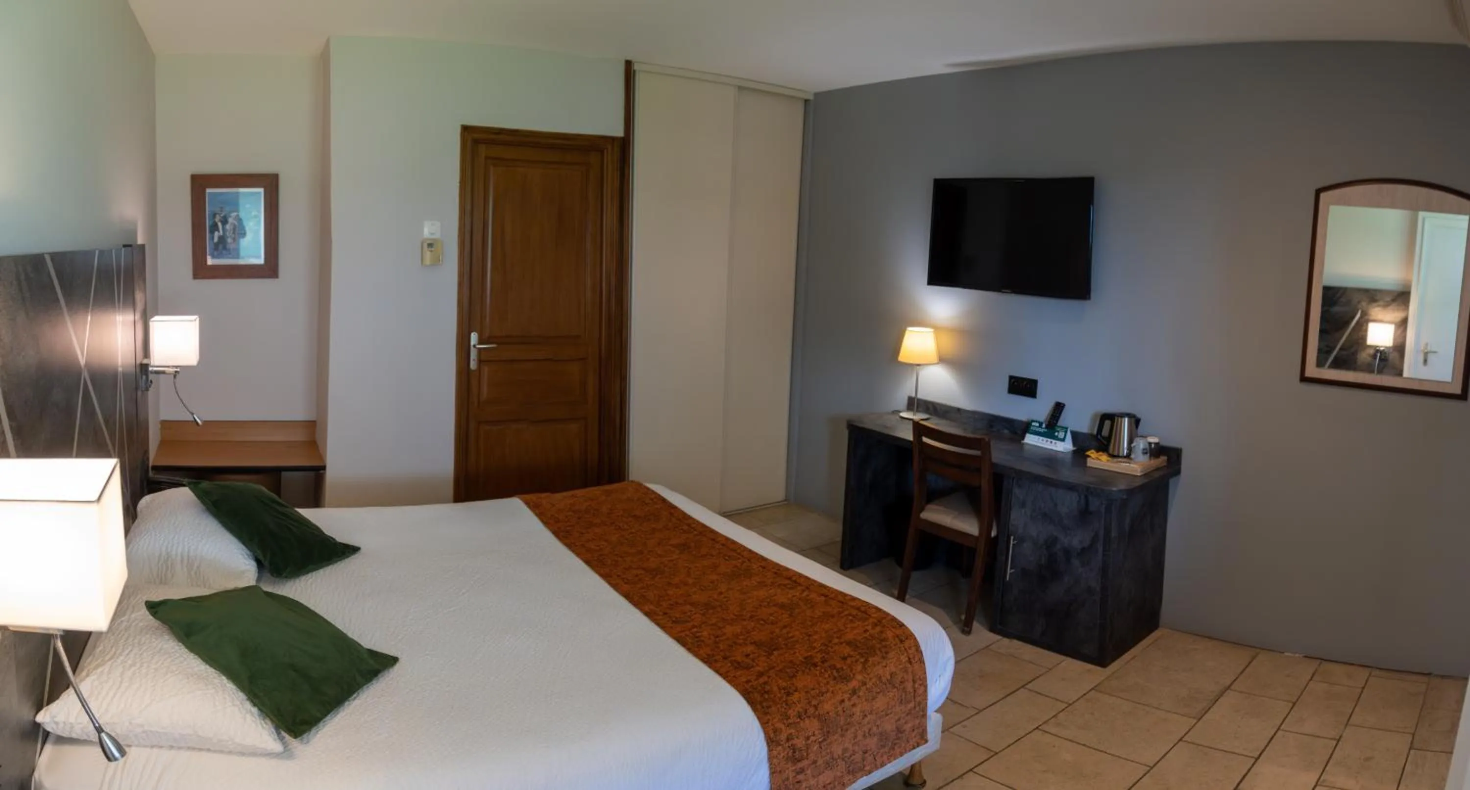 Photo of the whole room, Bed in Logis Des Sources