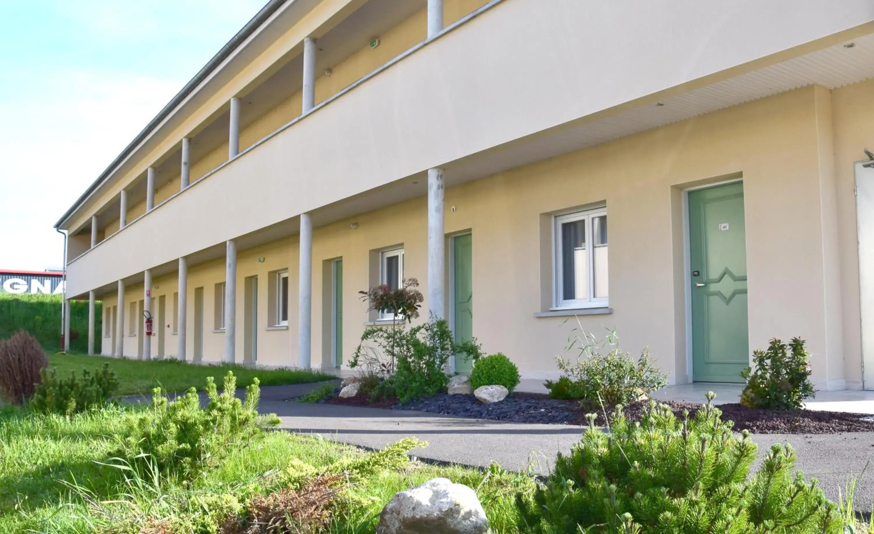 Property building in Logis Des Sources Property building in Logis Des Sources