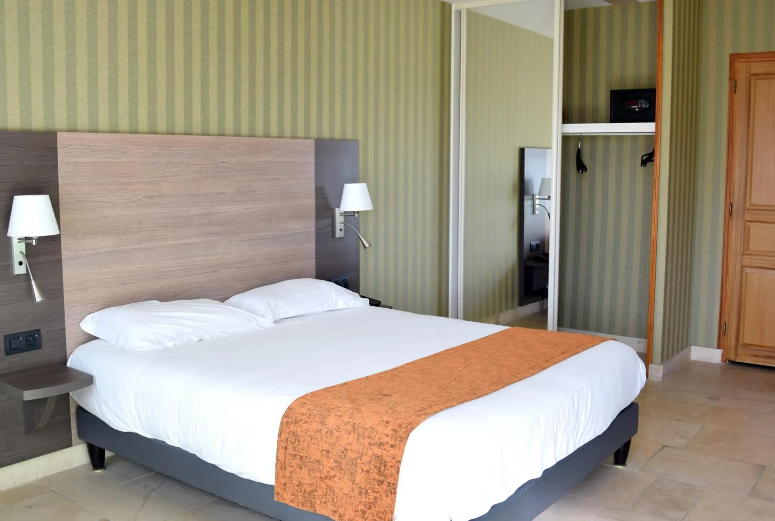 Bedroom, Bed in Logis Des Sources Bedroom, Bed in Logis Des Sources