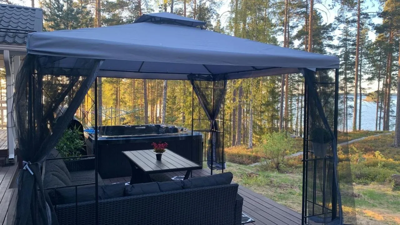 Elegant villa on the shore of Lake Saimaa