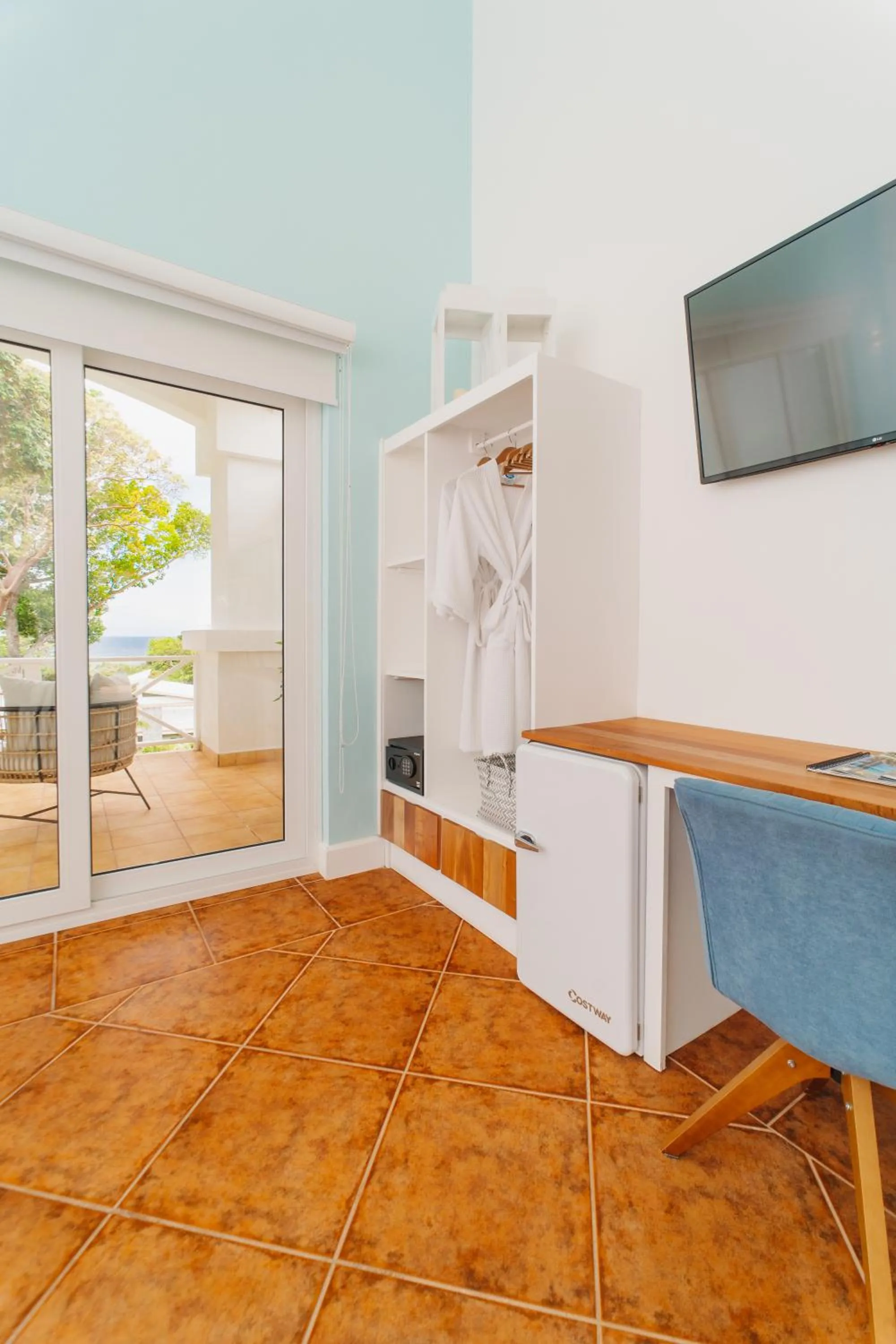 TV and multimedia in Blue Roatan Resort