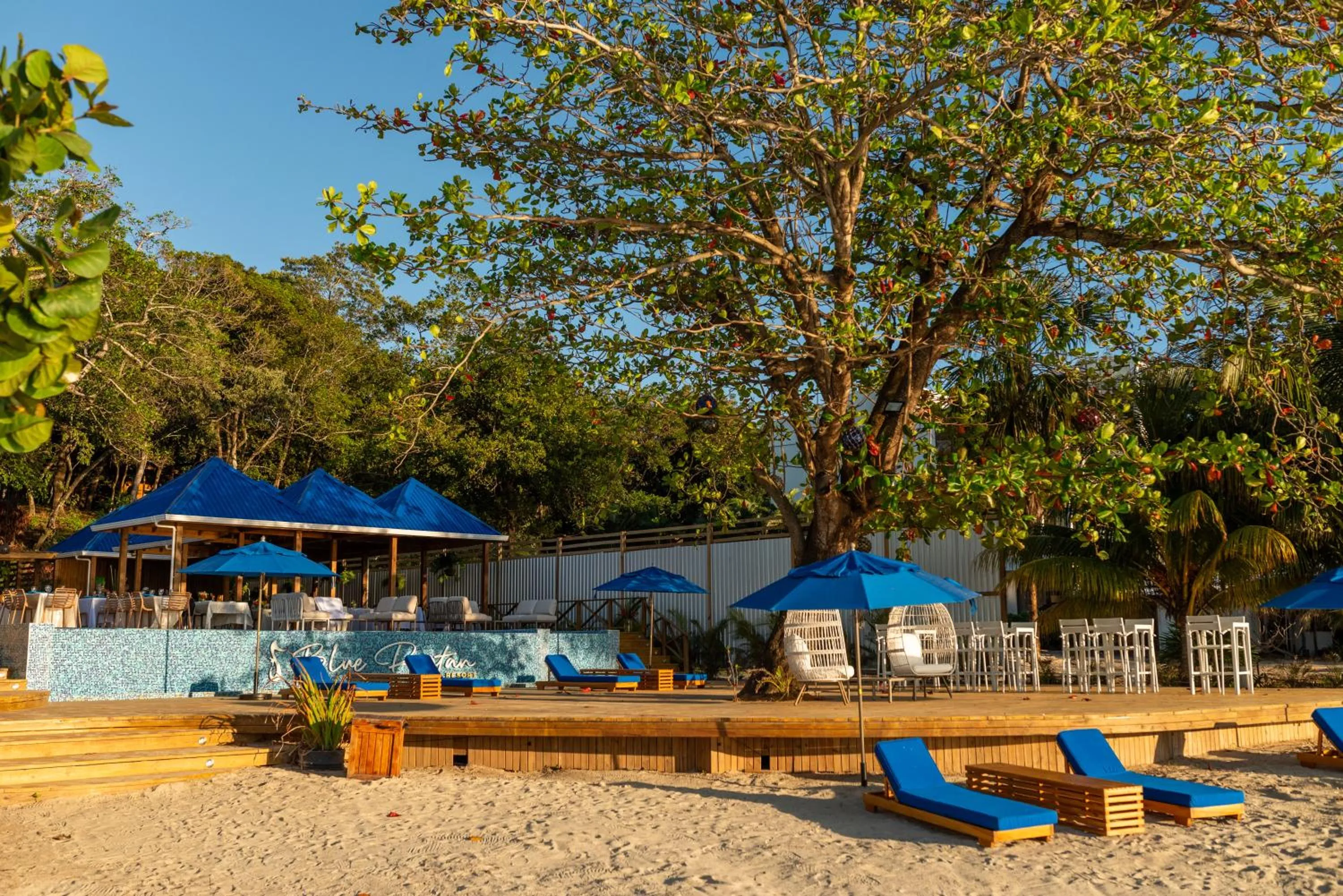 Property building in Blue Roatan Resort