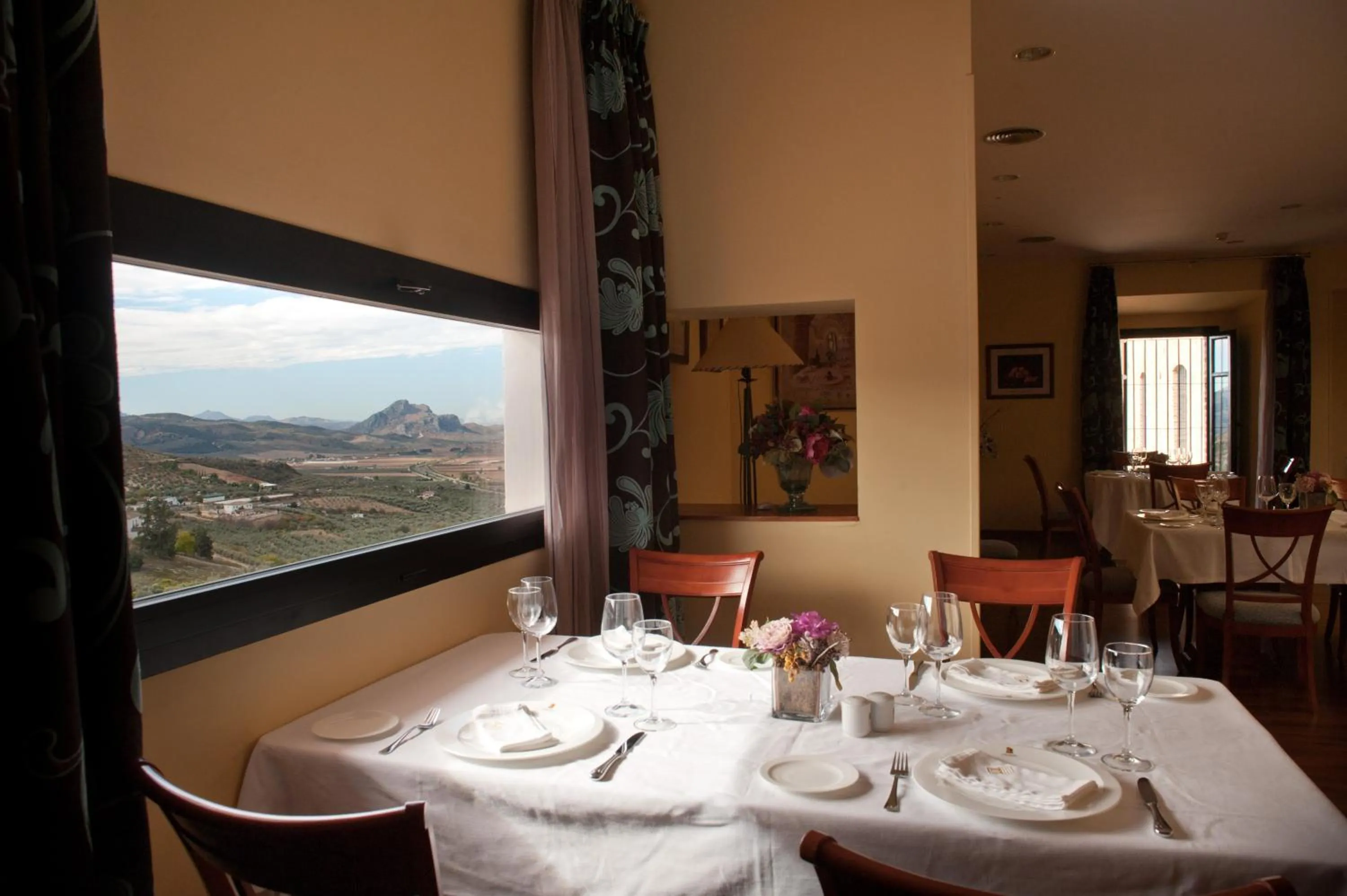 Restaurant/places to eat in Hotel Escuela Convento Sto Domingo