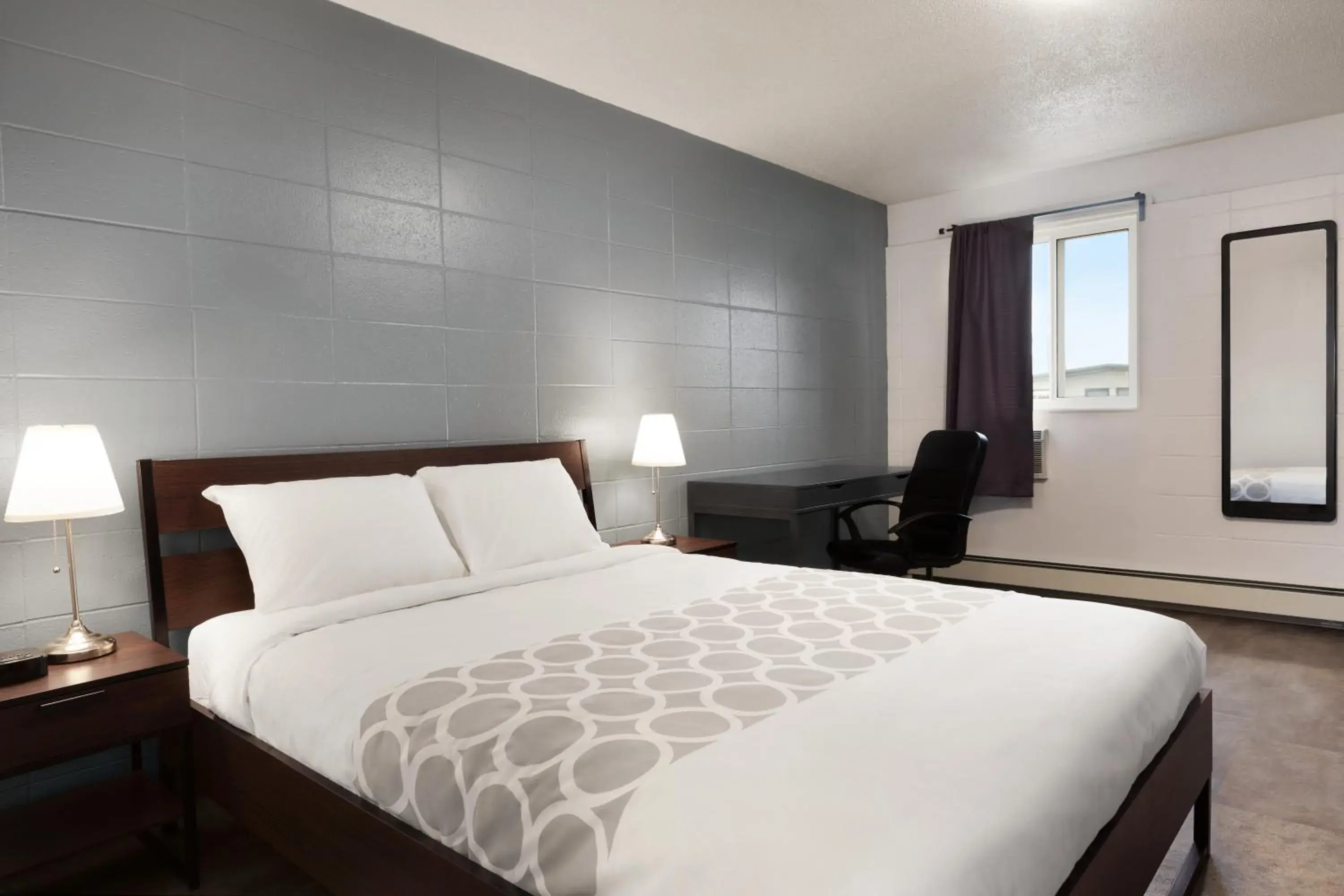 Bedroom, Bed in Howard Johnson by Wyndham Grande Prairie Bedroom, Bed in Howard Johnson by Wyndham Grande Prairie
