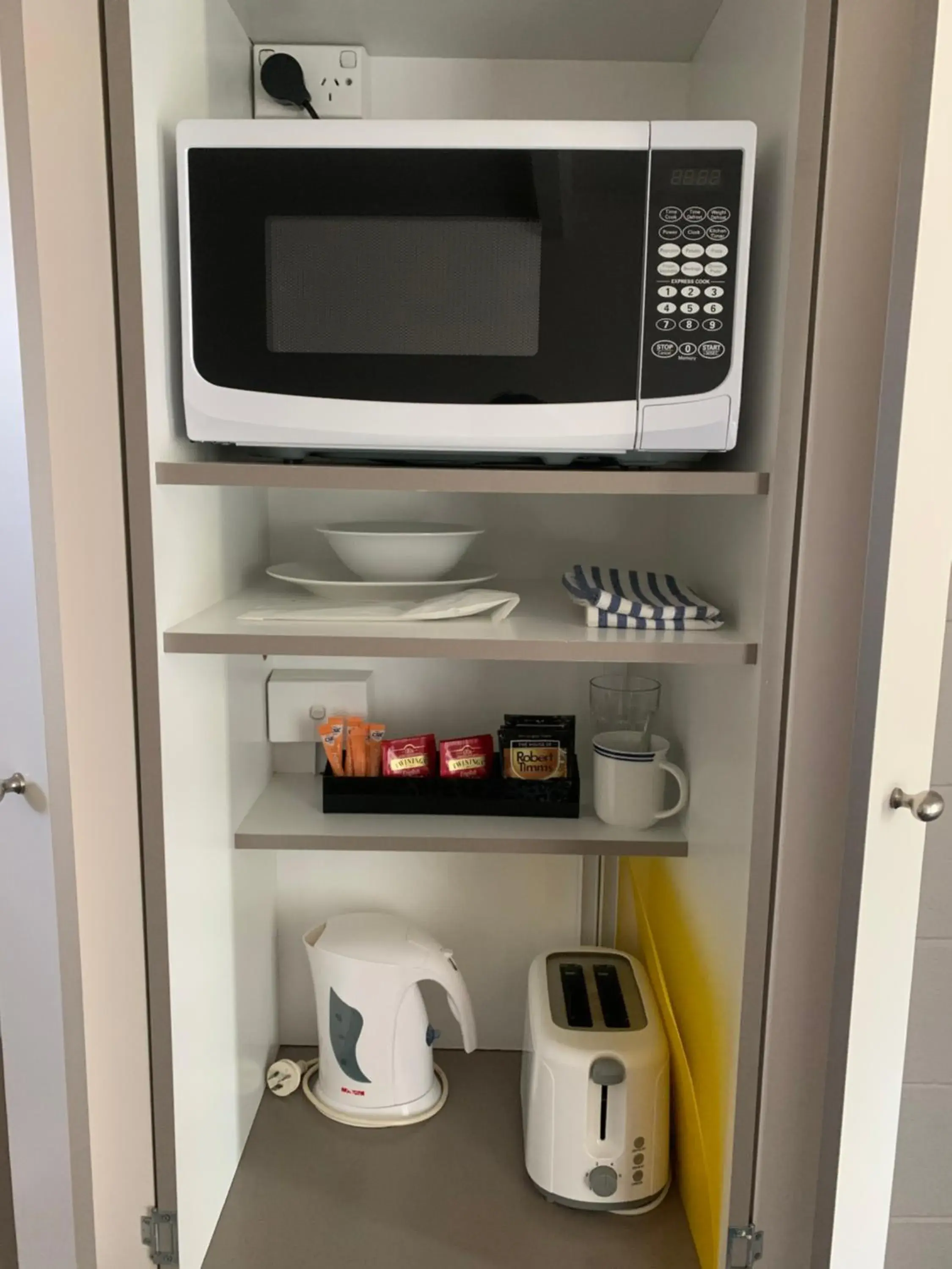 Standard Queen Room in Lake Munmorah Motel Standard Queen Room in Lake Munmorah Motel