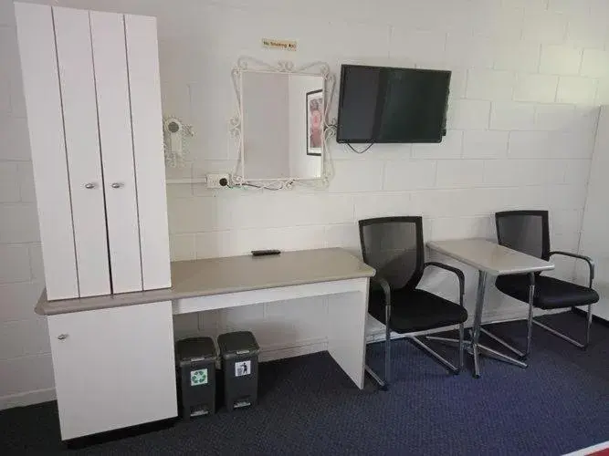 Economy Double Room - single occupancy in Lake Munmorah Motel Economy Double Room - single occupancy in Lake Munmorah Motel