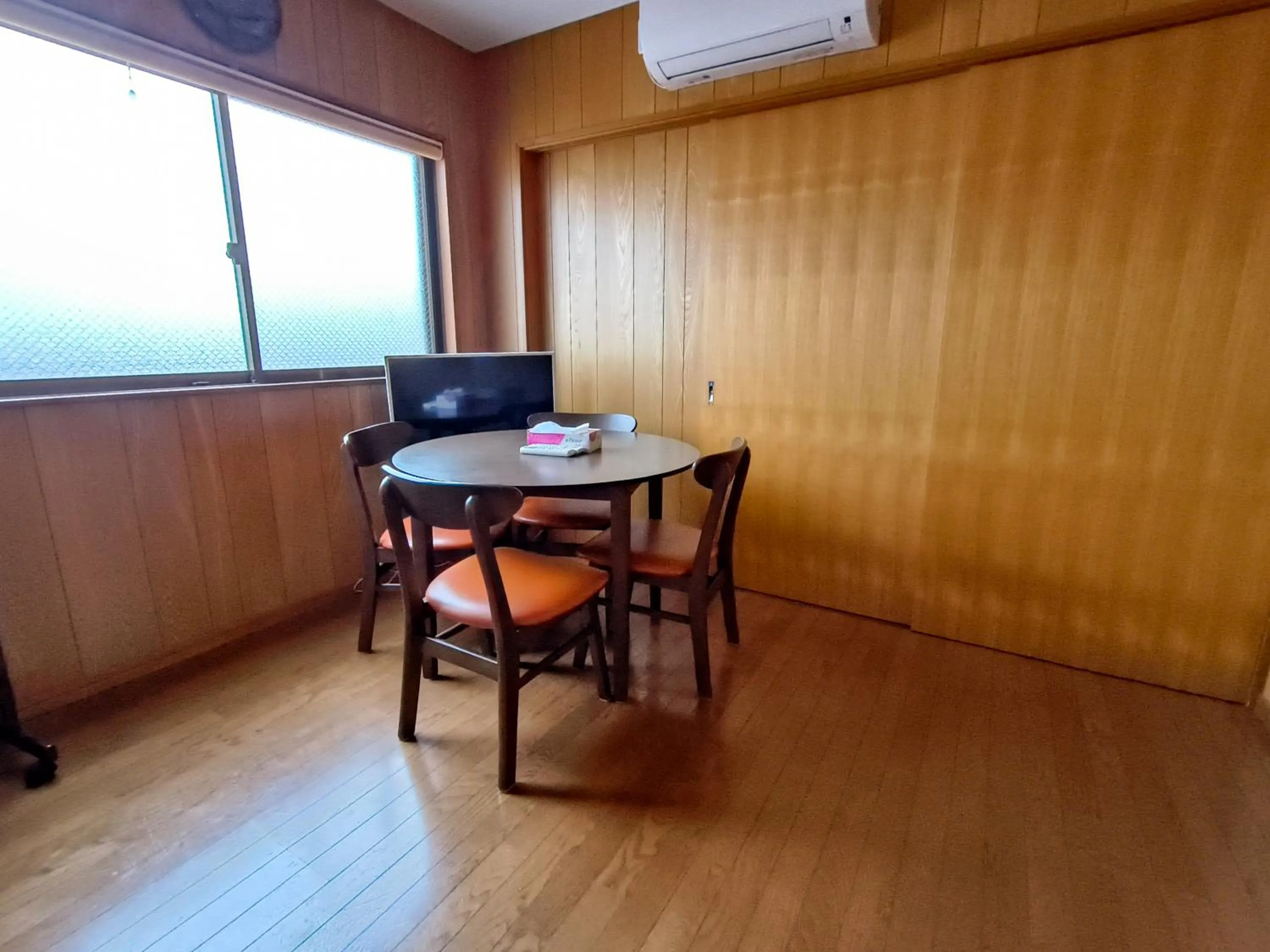 Dining area in Ostay Numabukuro Hotel Apartment