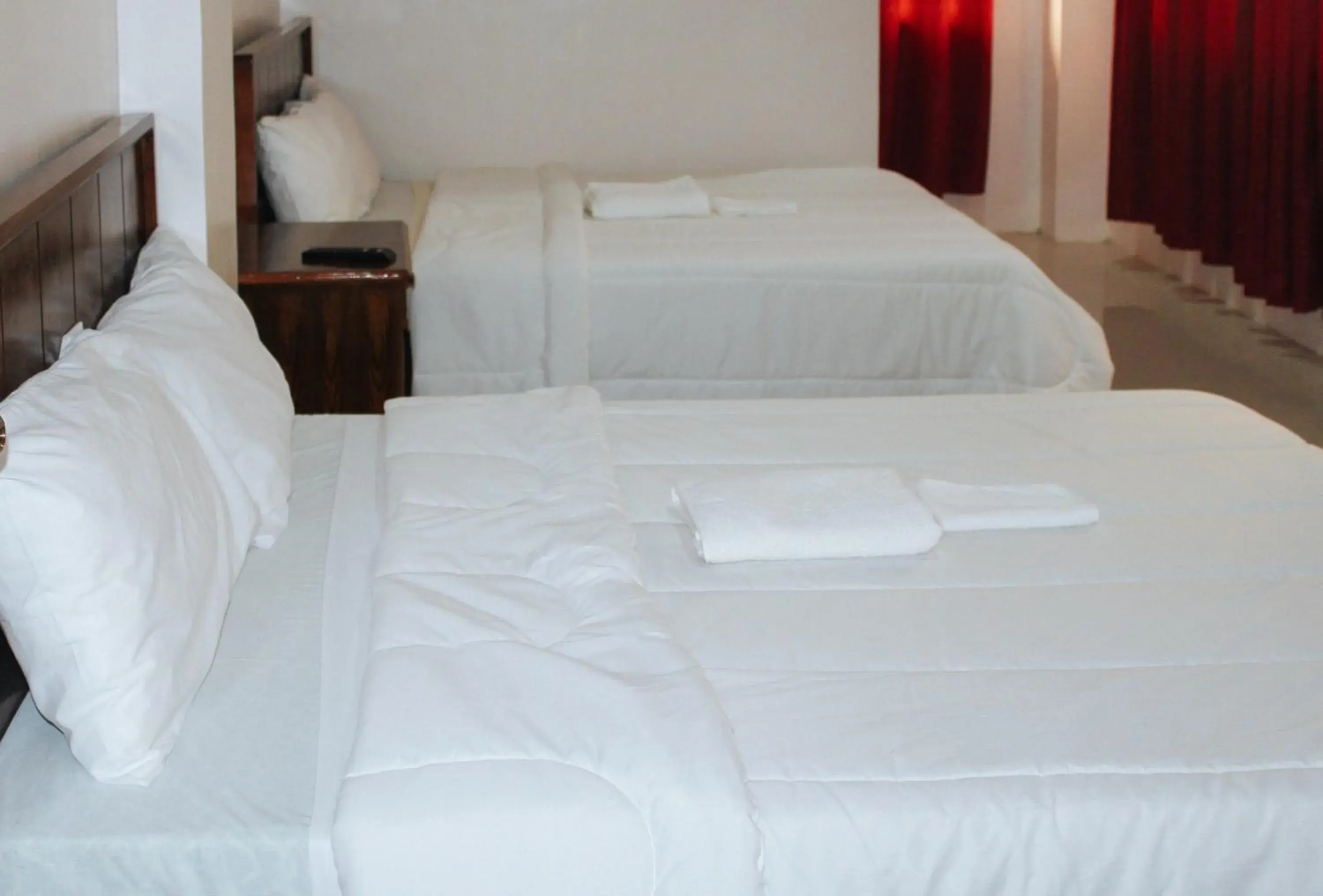 Bed in RedDoorz @ LS Suites Poblacion Culasi Antique Bed in RedDoorz @ LS Suites Poblacion Culasi Antique