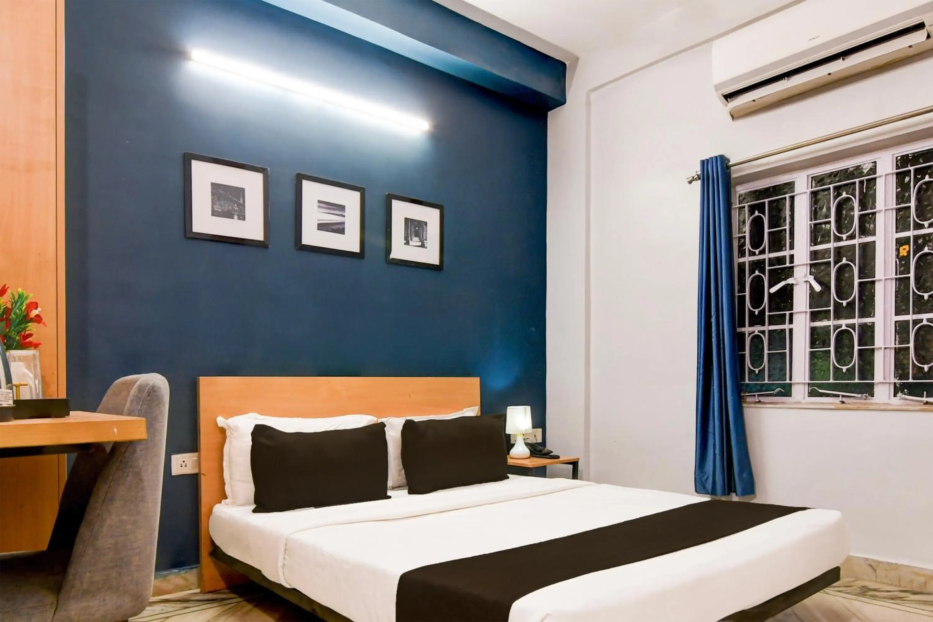 Bedroom, Bed in Super Hotel O Picnic Garden formerly Amaris Stay